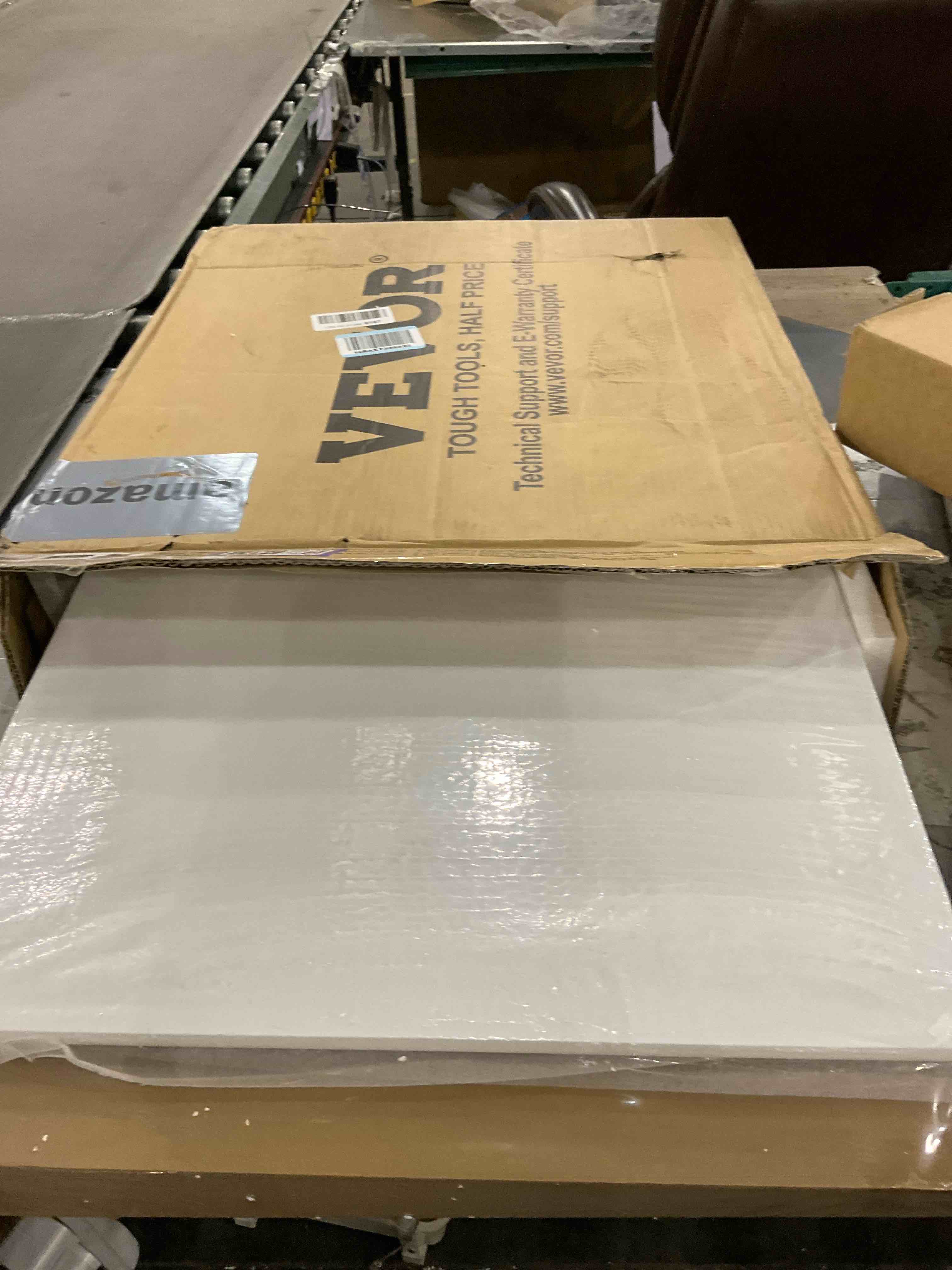 https://s3.amazonaws.com/lotting-images-prod/bidfta/PPE2493401_1746451769626.jpeg