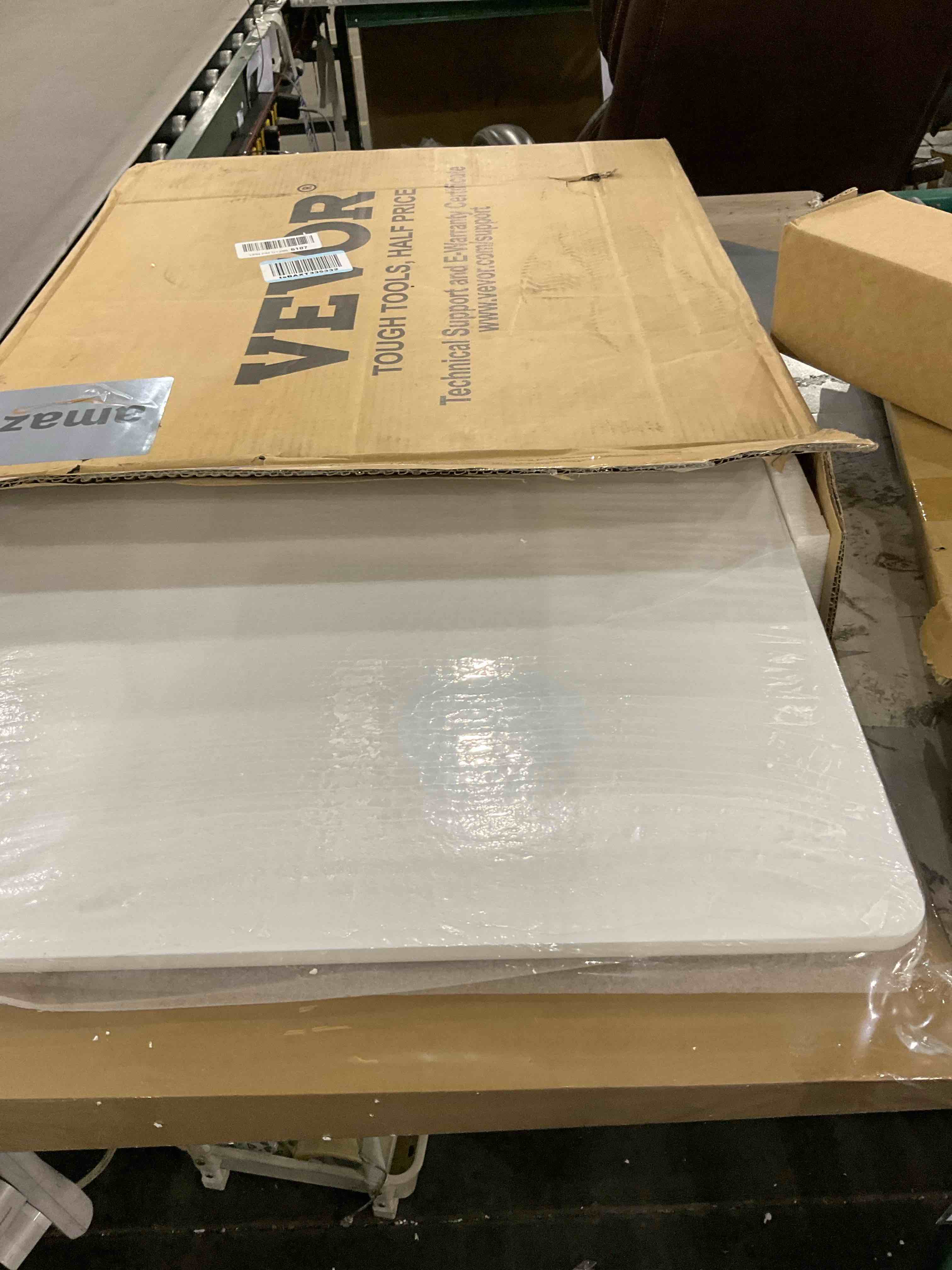 https://s3.amazonaws.com/lotting-images-prod/bidfta/PPE2493401_1746451770977.jpeg