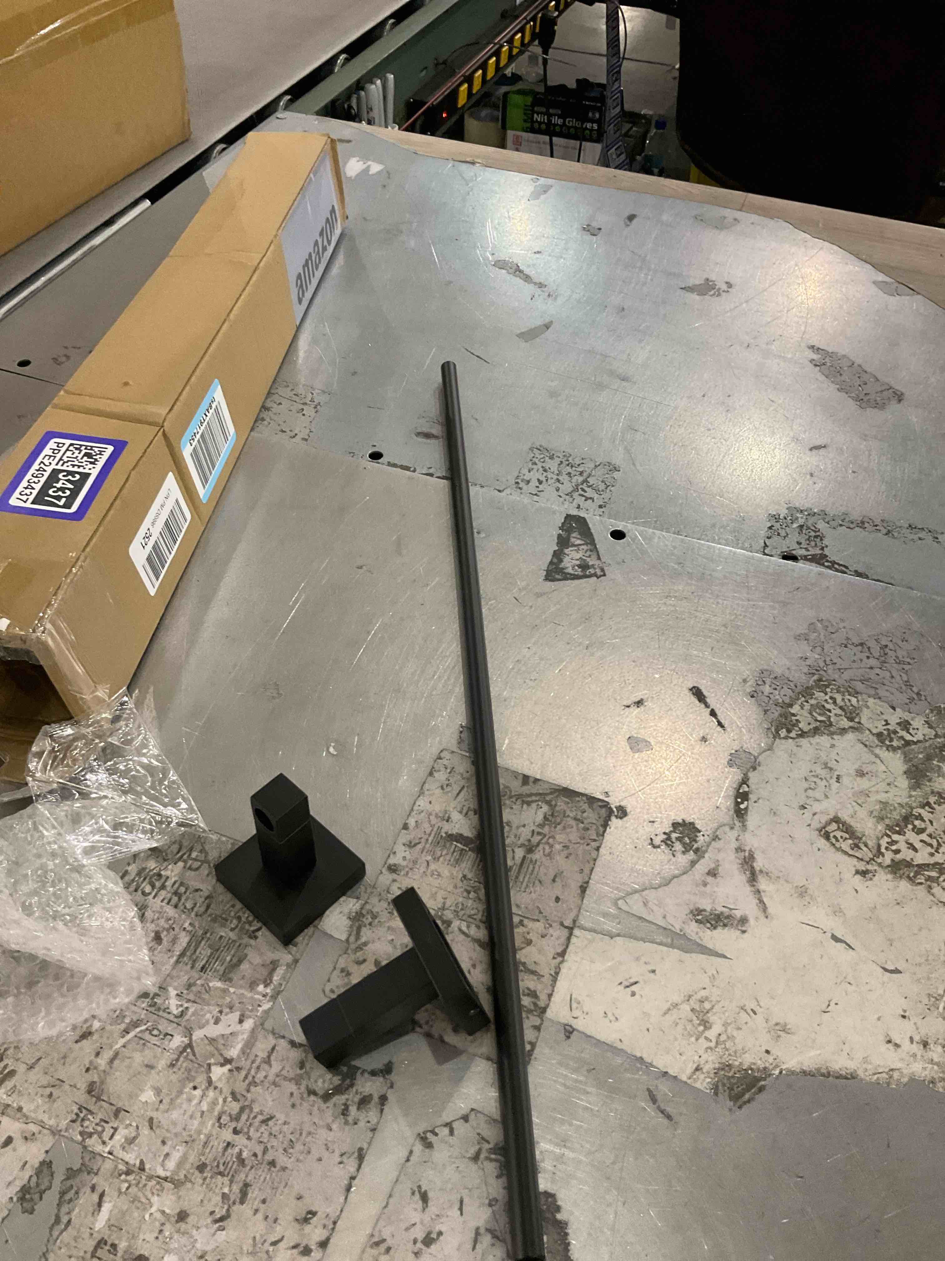 https://s3.amazonaws.com/lotting-images-prod/bidfta/PPE2493437_1746453437890.jpeg