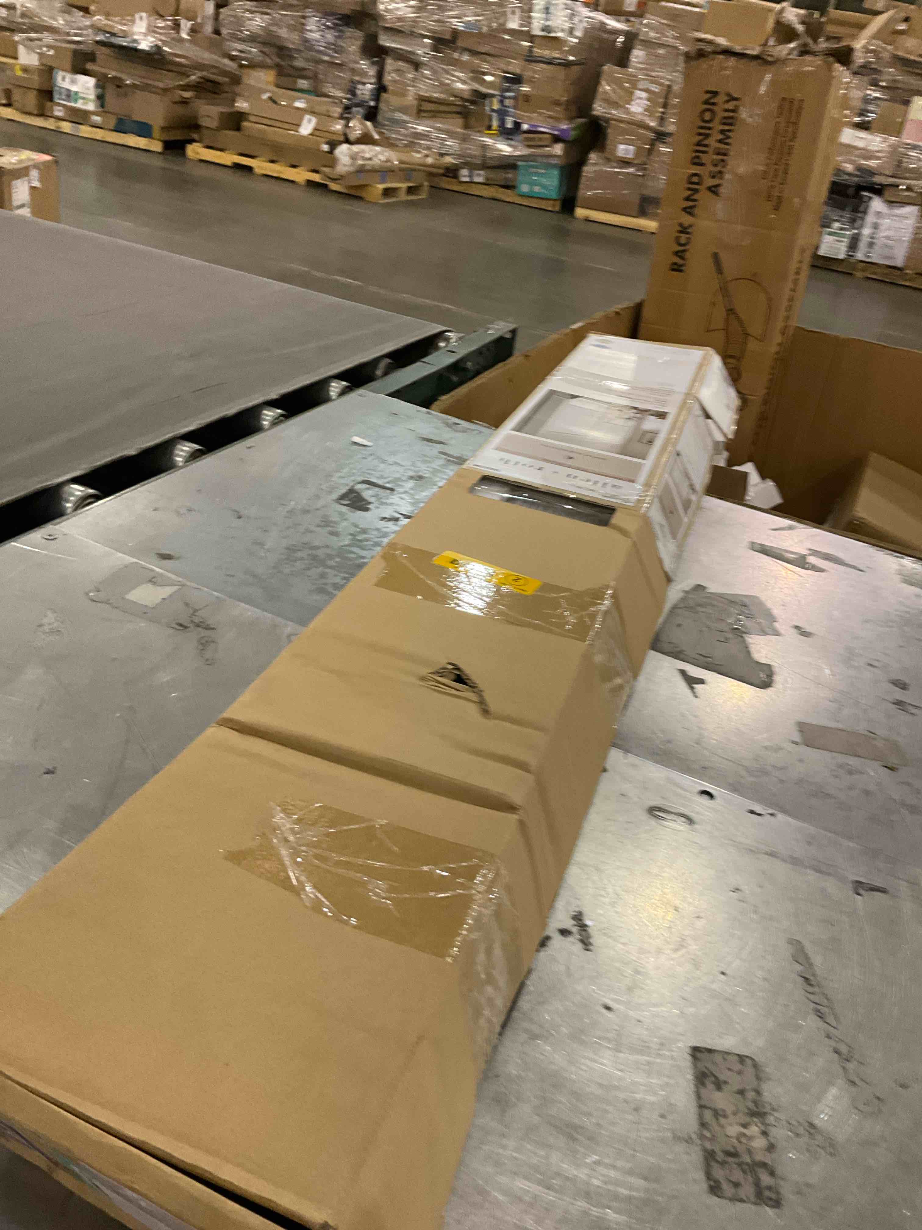 https://s3.amazonaws.com/lotting-images-prod/bidfta/PPE2493514_1746464806630.jpeg