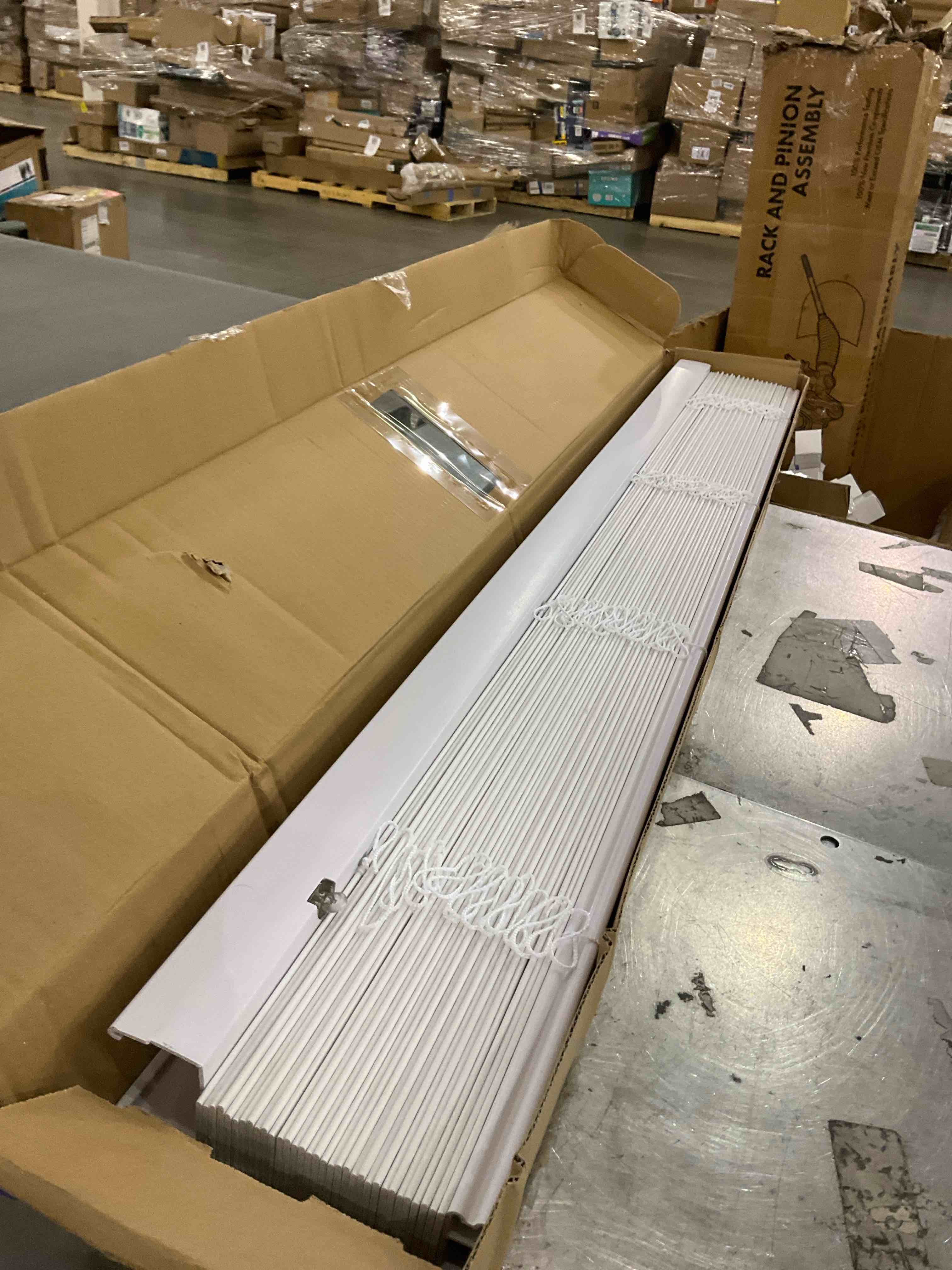 https://s3.amazonaws.com/lotting-images-prod/bidfta/PPE2493514_1746464813582.jpeg