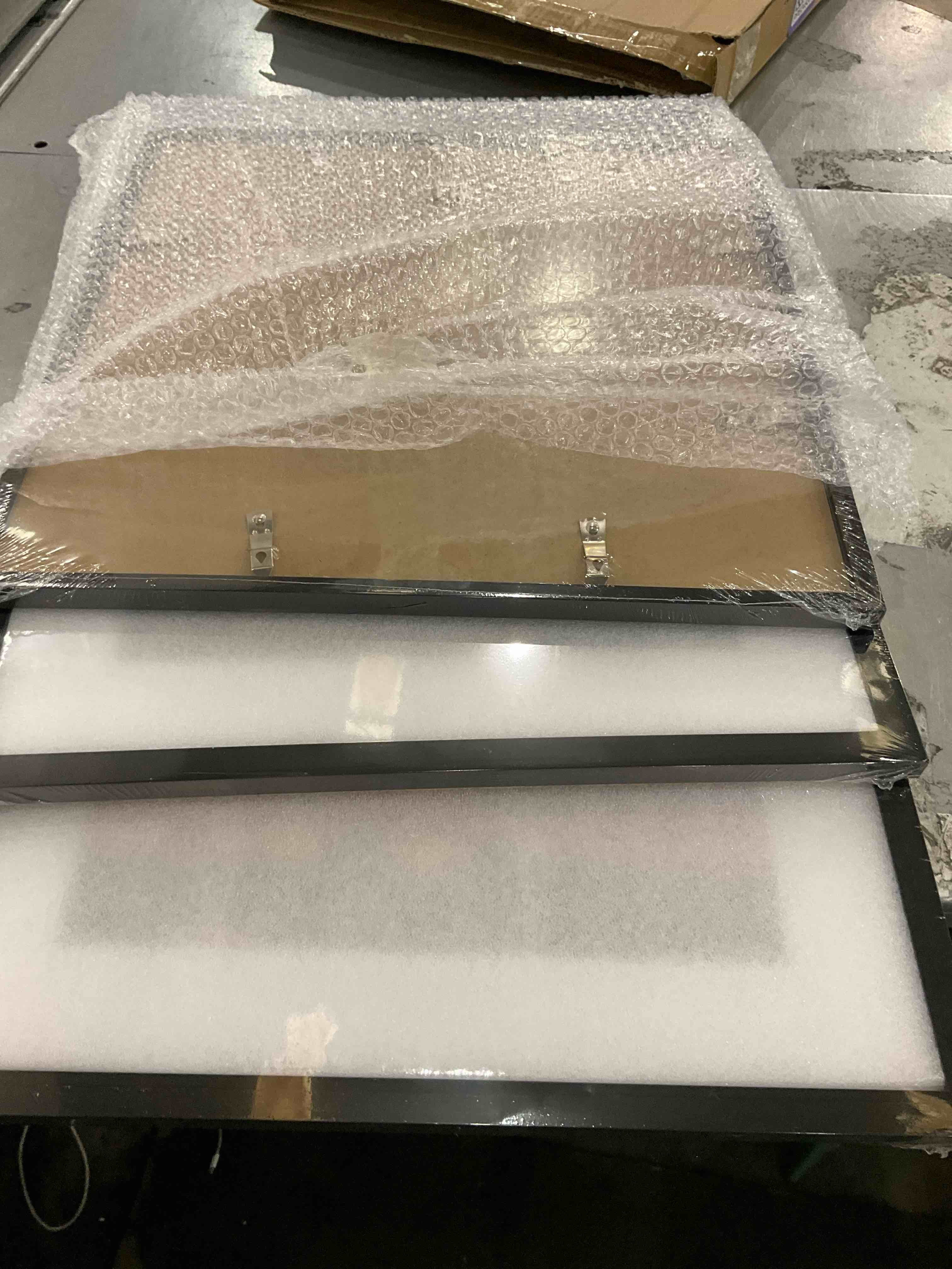 https://s3.amazonaws.com/lotting-images-prod/bidfta/PPE2493520_1746456082980.jpeg