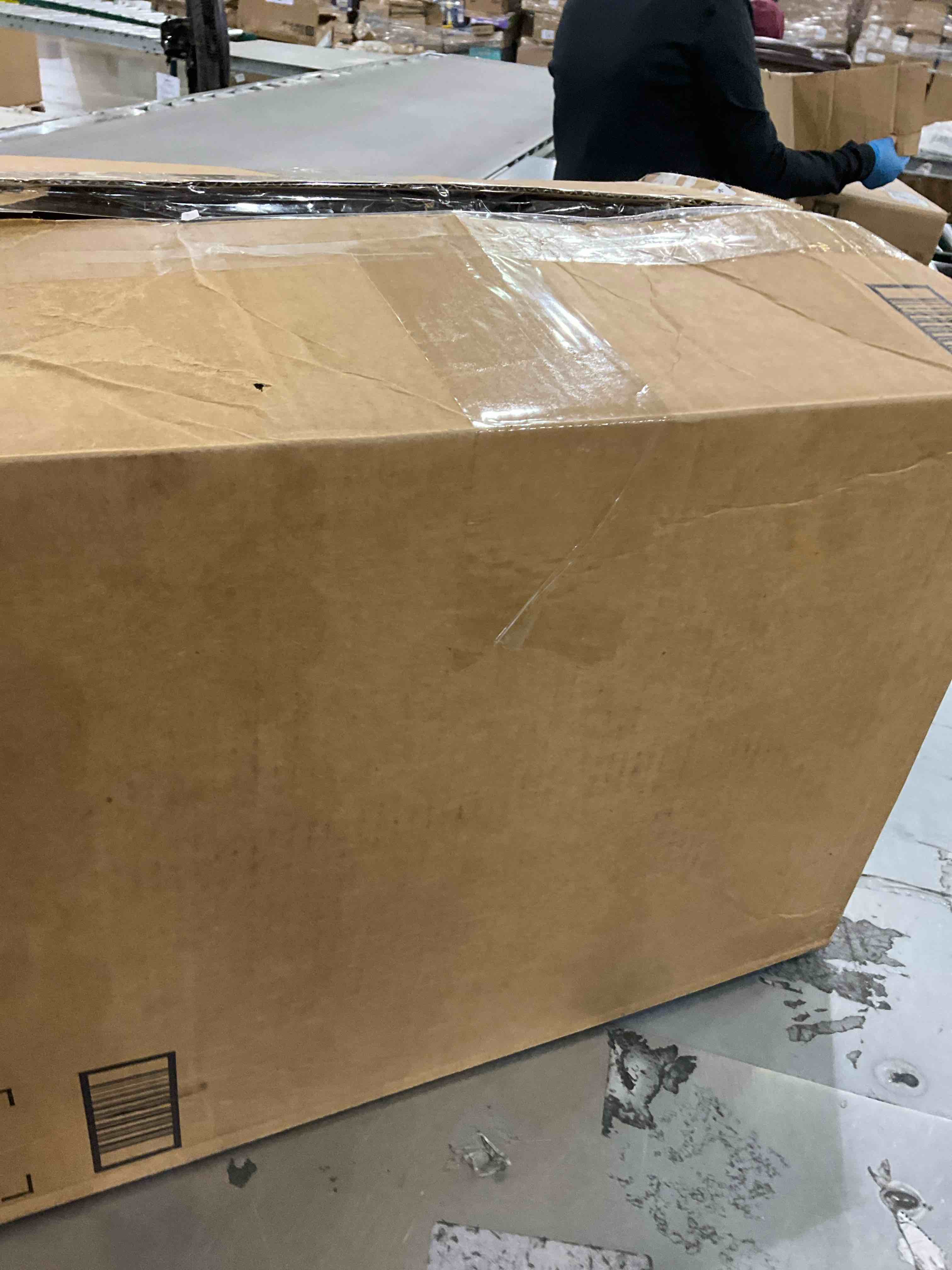 https://s3.amazonaws.com/lotting-images-prod/bidfta/PPE2493562_1746458184088.jpeg