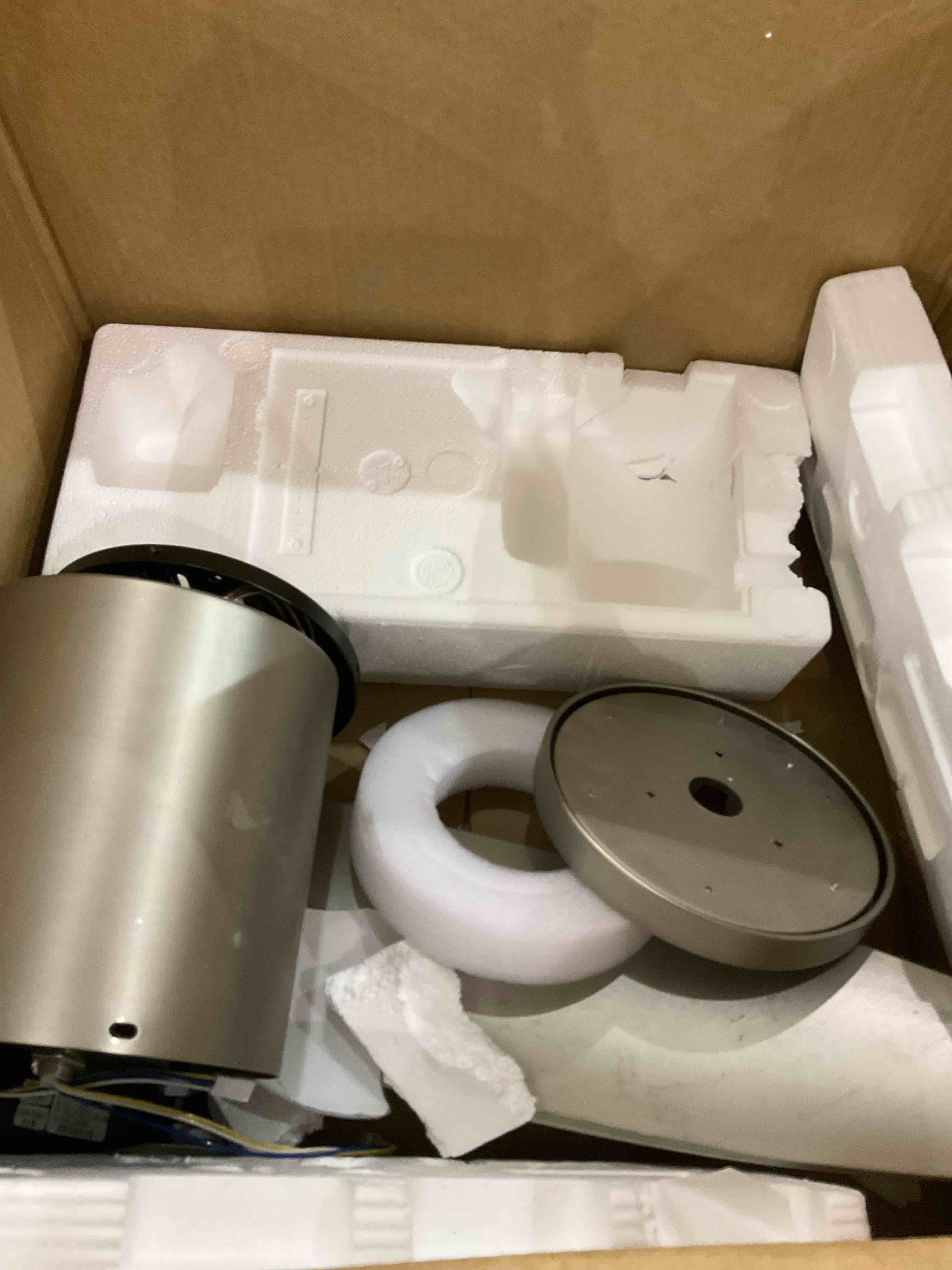 https://s3.amazonaws.com/lotting-images-prod/bidfta/PPE2493573_1746463159278.jpeg