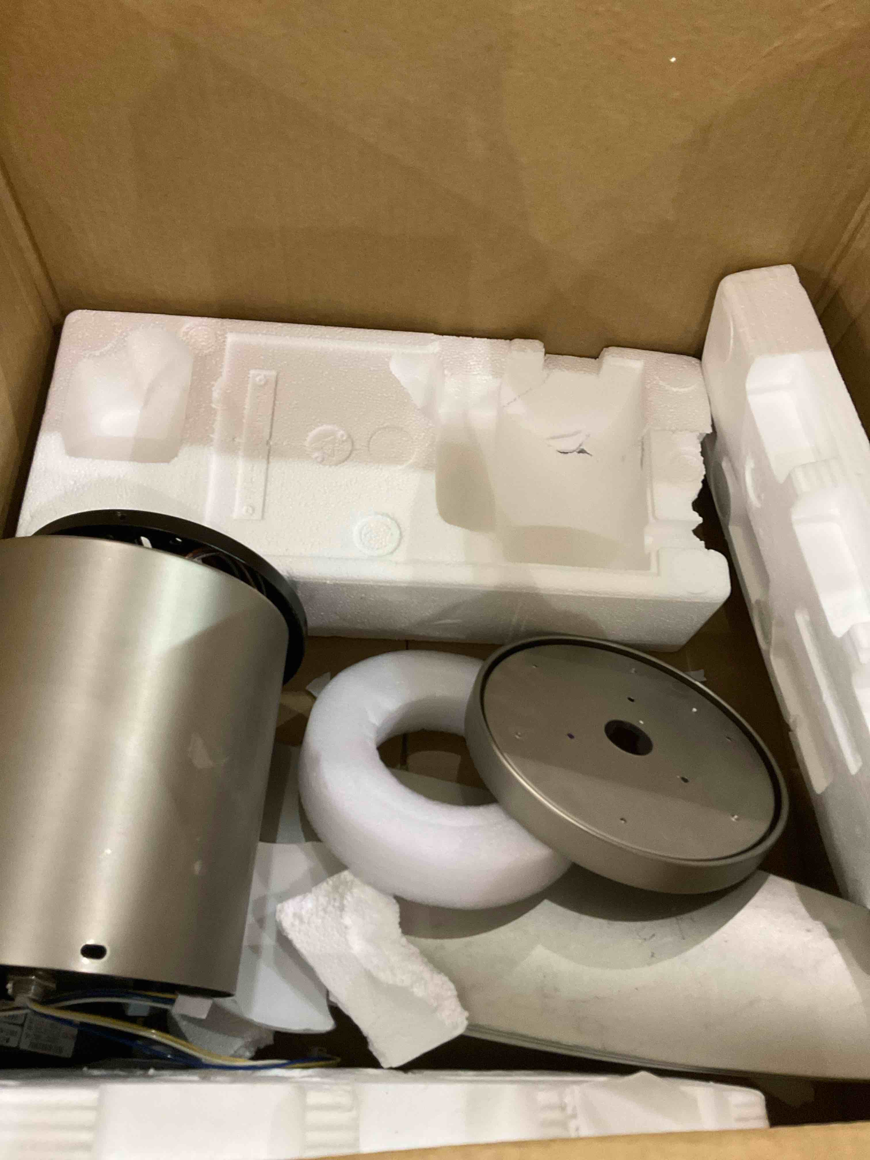 https://s3.amazonaws.com/lotting-images-prod/bidfta/PPE2493573_1746463160227.jpeg