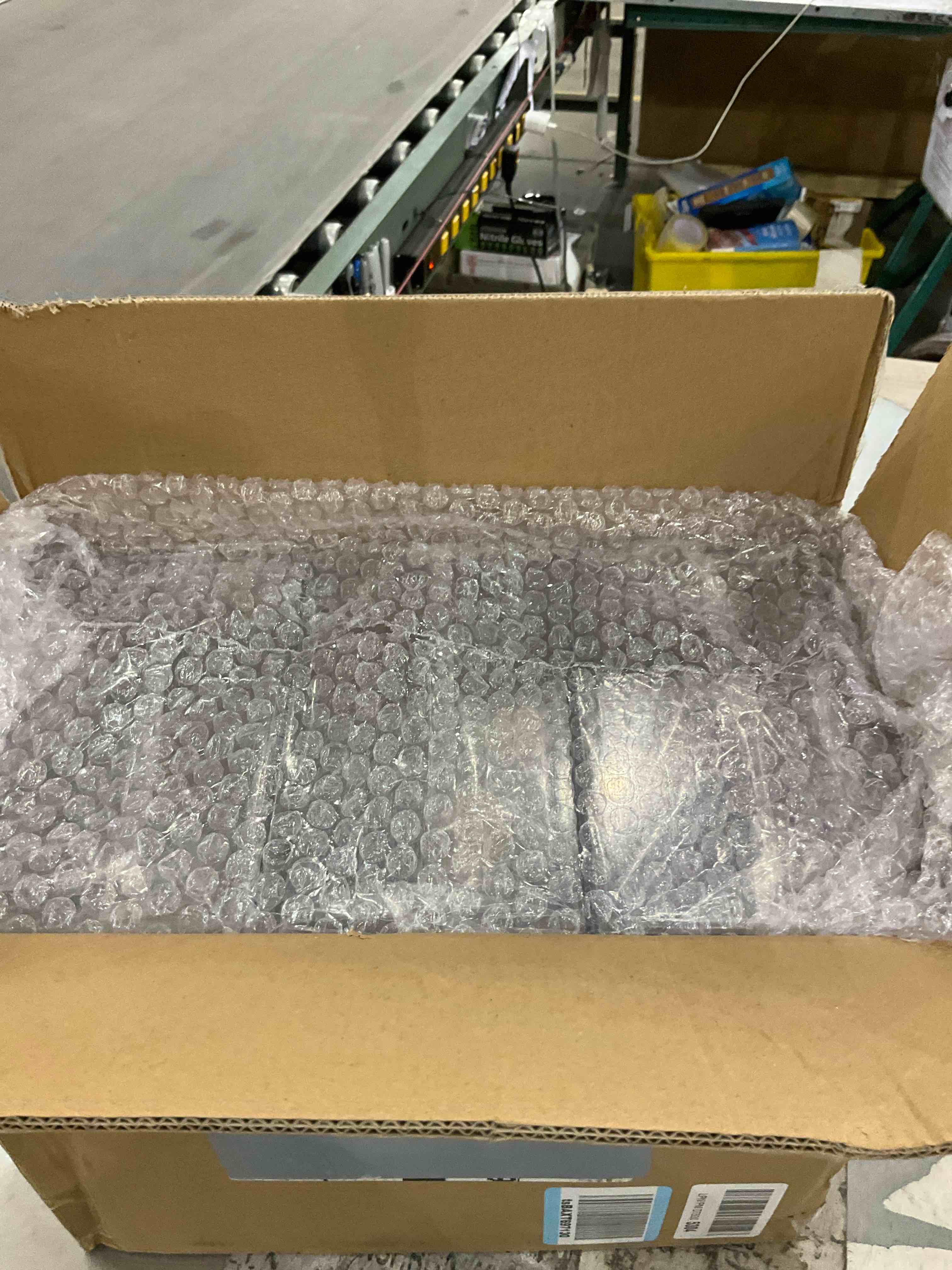 https://s3.amazonaws.com/lotting-images-prod/bidfta/PPE2493605_1746460227013.jpeg