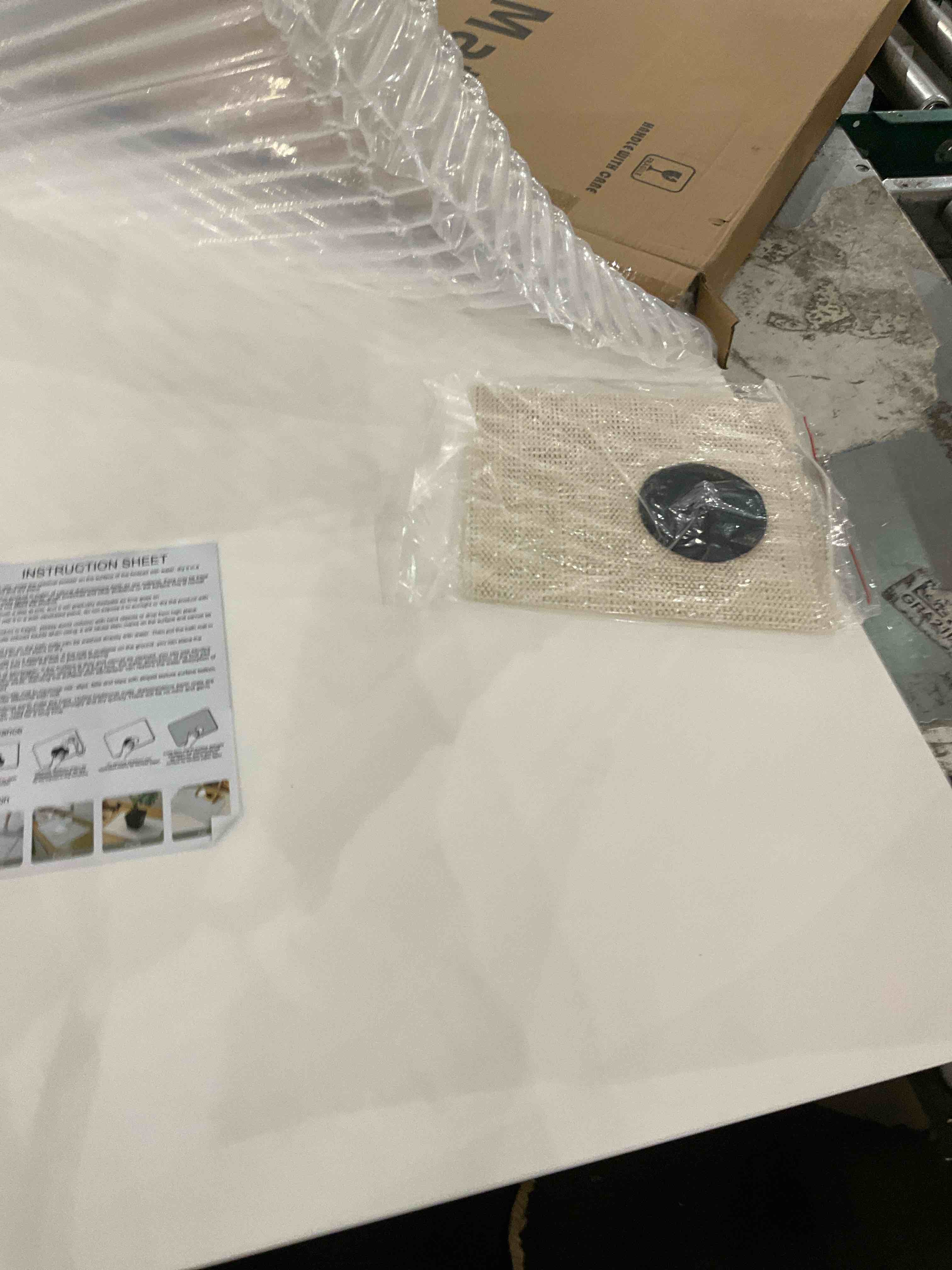 https://s3.amazonaws.com/lotting-images-prod/bidfta/PPE2493620_1746464617251.jpeg