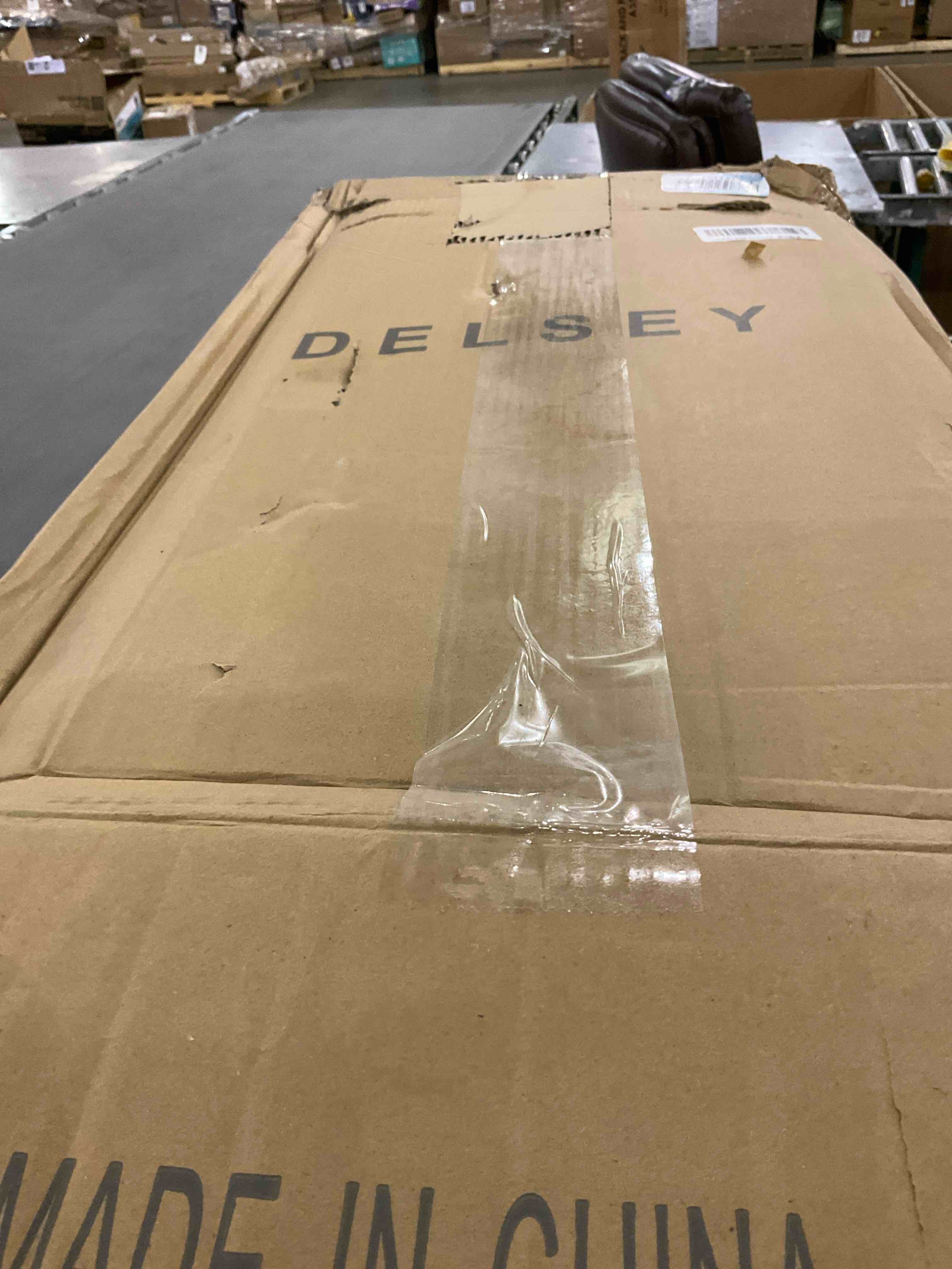 https://s3.amazonaws.com/lotting-images-prod/bidfta/PPE2493646_1746465297213.jpeg