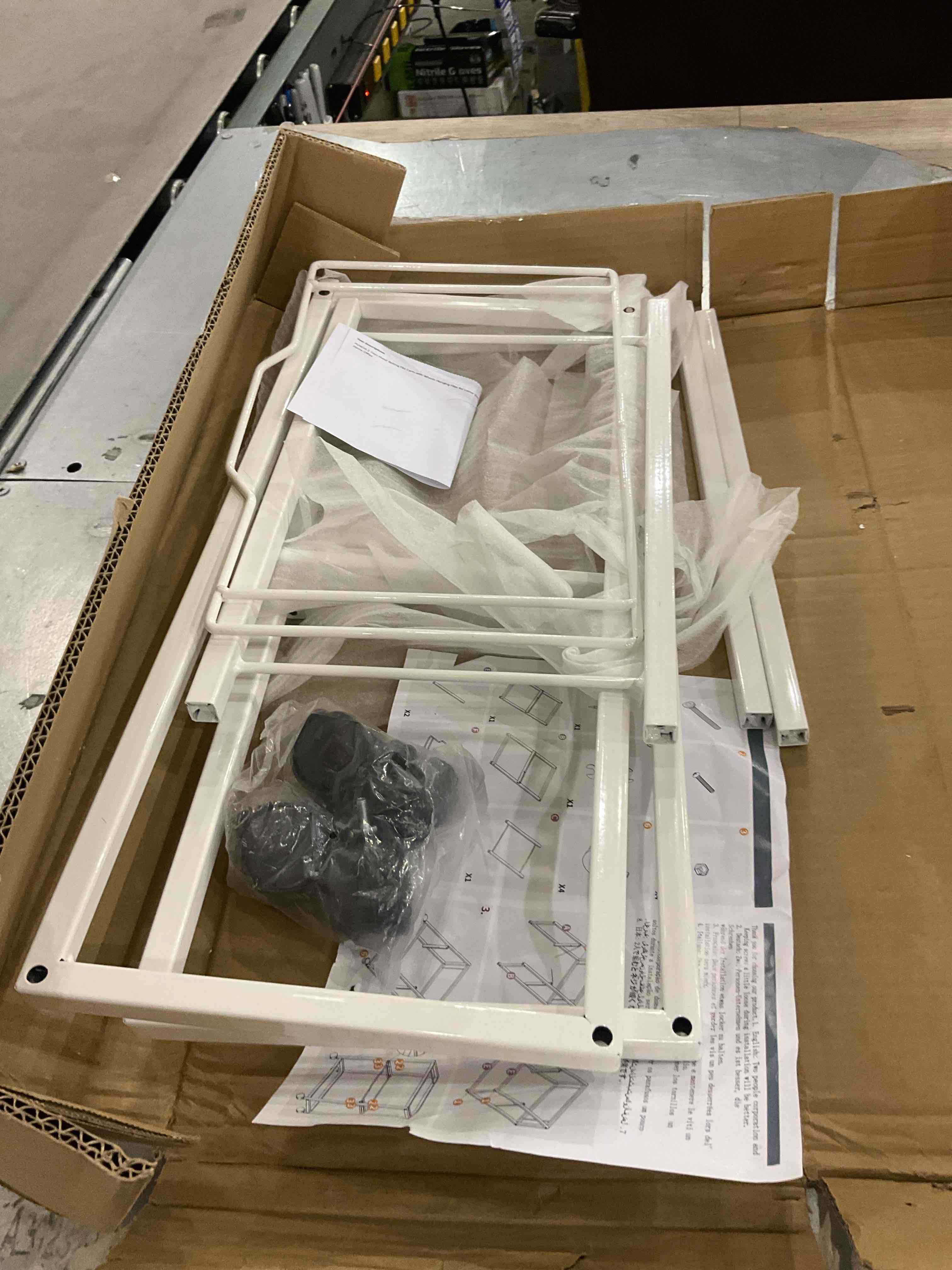 https://s3.amazonaws.com/lotting-images-prod/bidfta/PPE2493657_1746467300183.jpeg