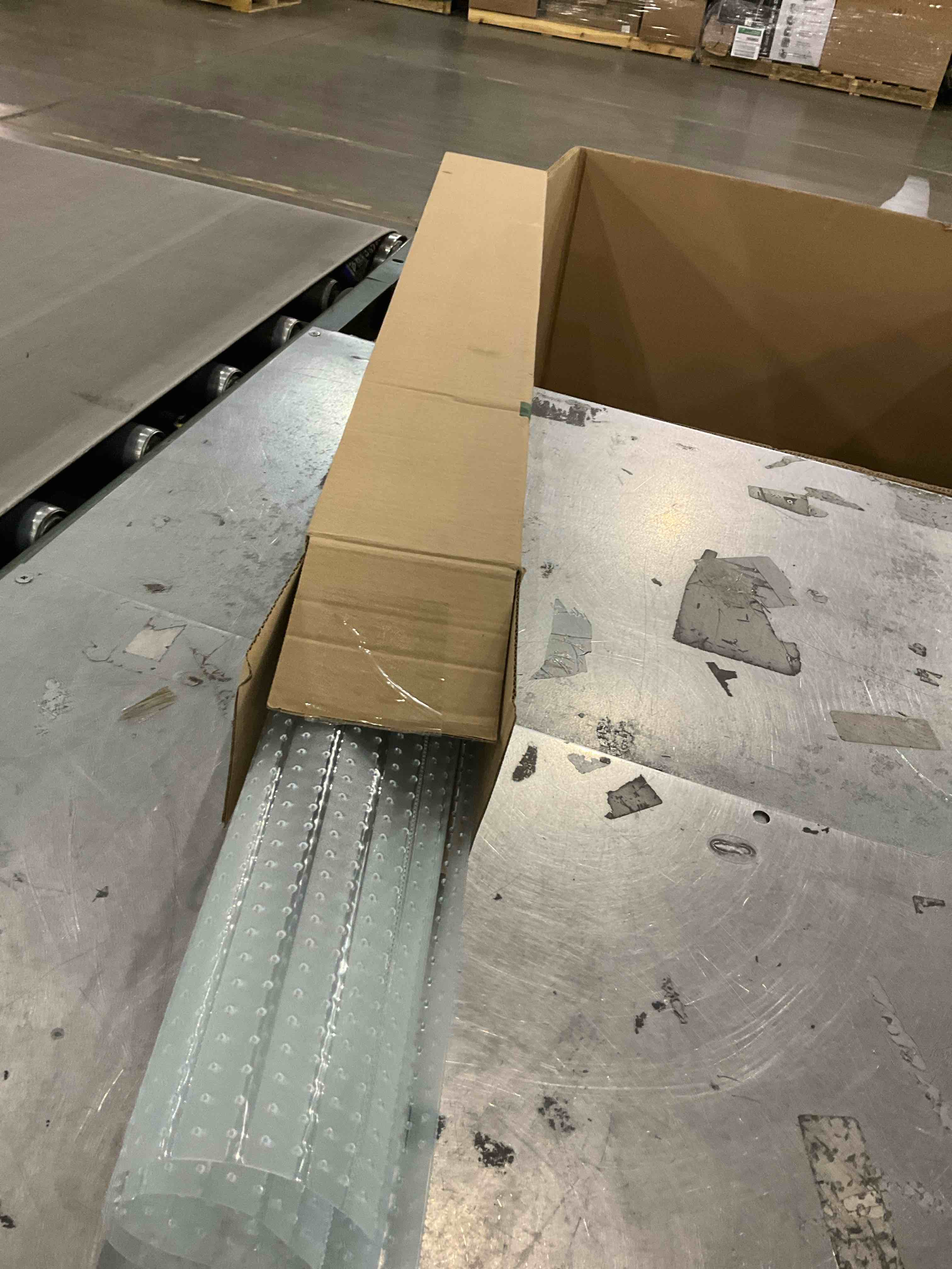 https://s3.amazonaws.com/lotting-images-prod/bidfta/PPE2493709_1746529656451.jpeg