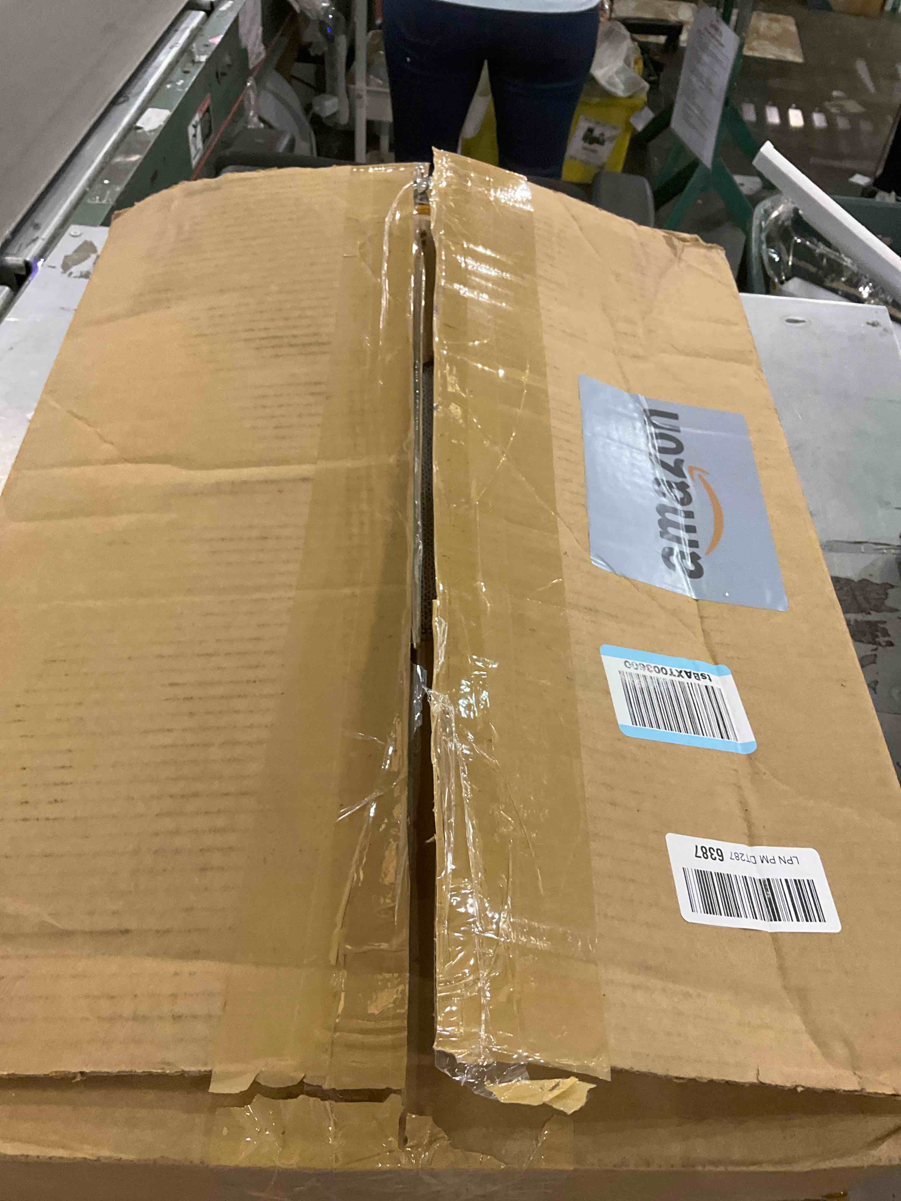 https://s3.amazonaws.com/lotting-images-prod/bidfta/PPE2493737_1746532889755.jpeg