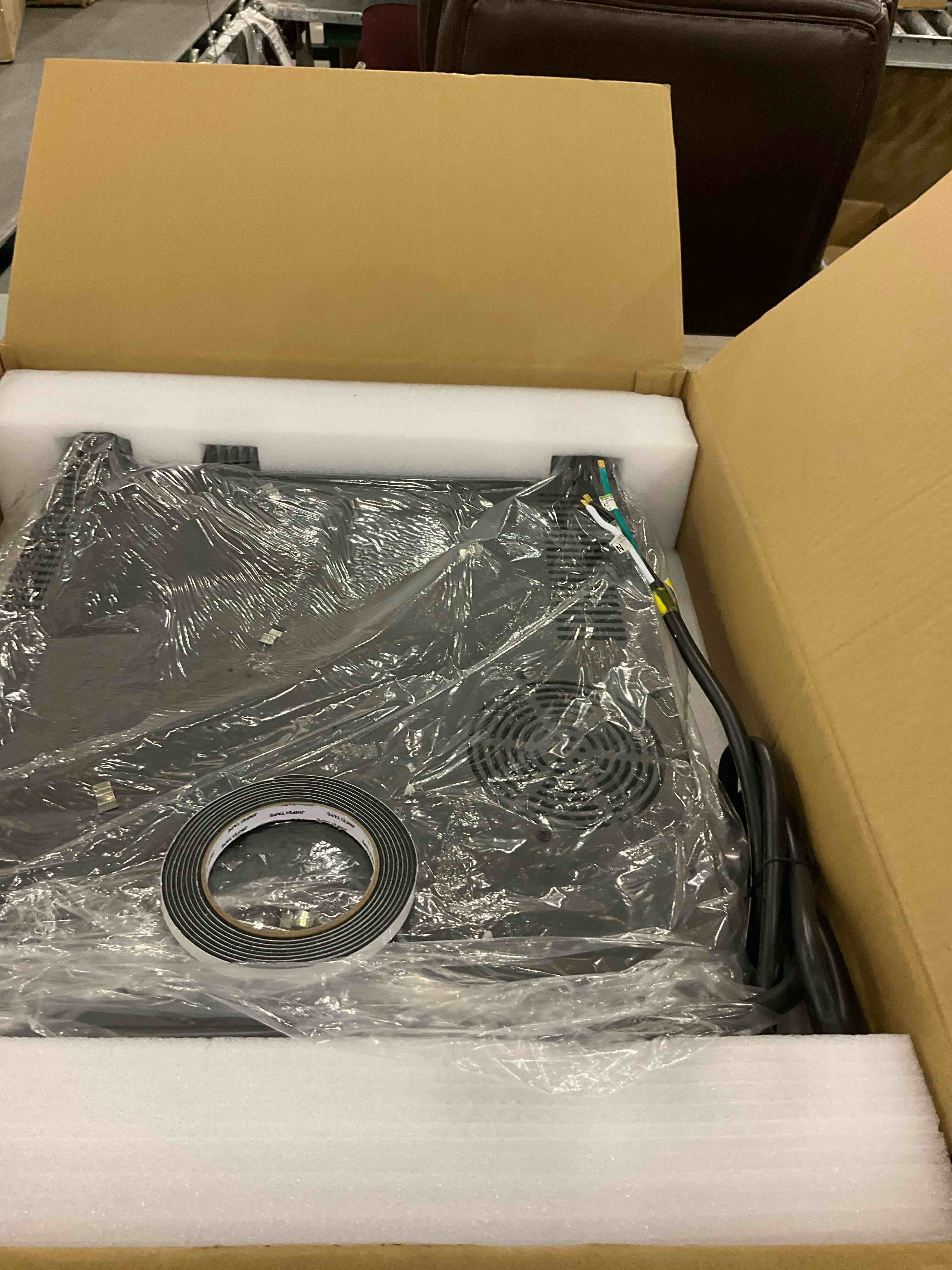 https://s3.amazonaws.com/lotting-images-prod/bidfta/PPE2493809_1746533923417.jpeg