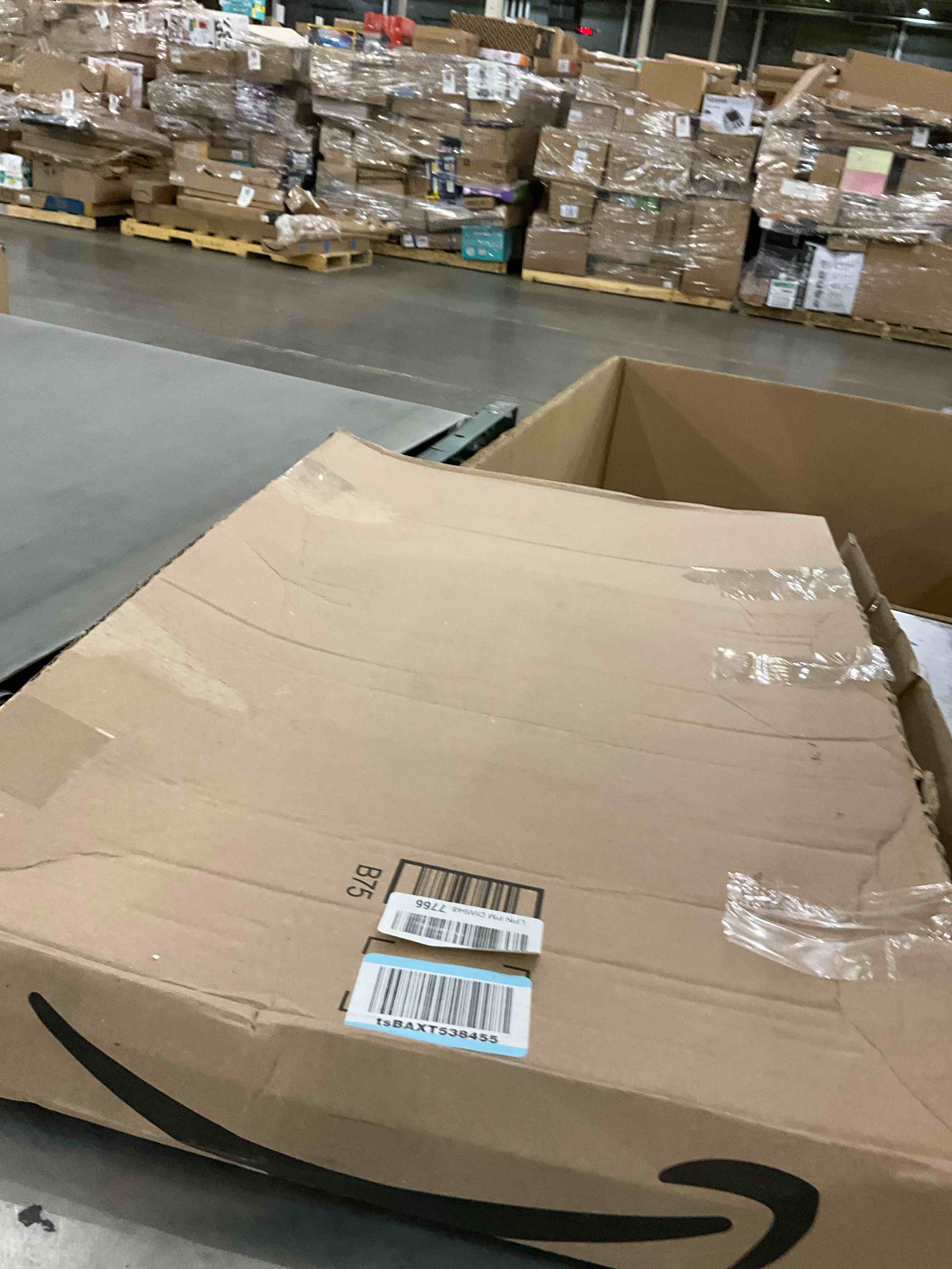 https://s3.amazonaws.com/lotting-images-prod/bidfta/PPE2493812_1746534182643.jpeg