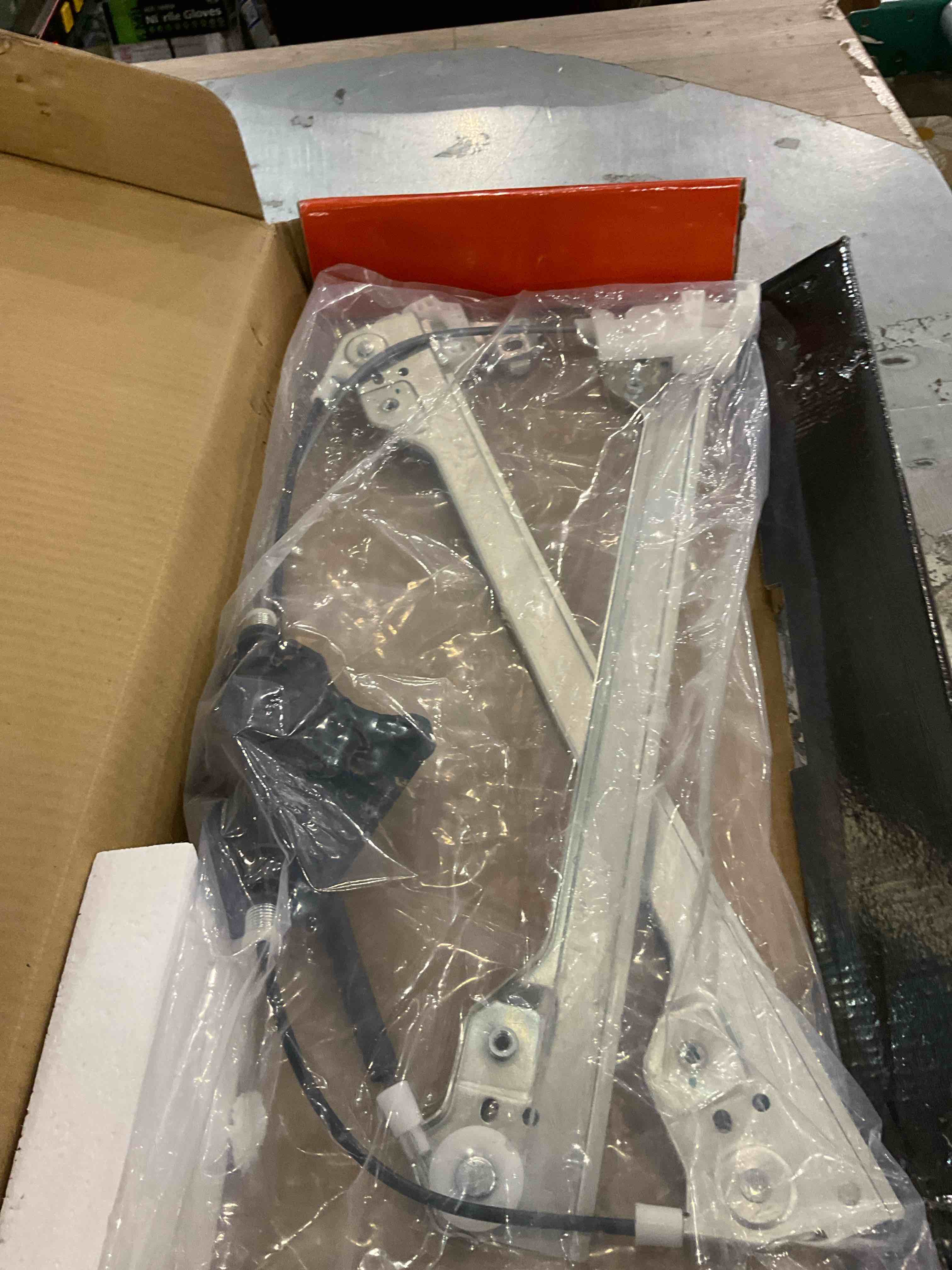 https://s3.amazonaws.com/lotting-images-prod/bidfta/PPE2493833_1746535032924.jpeg