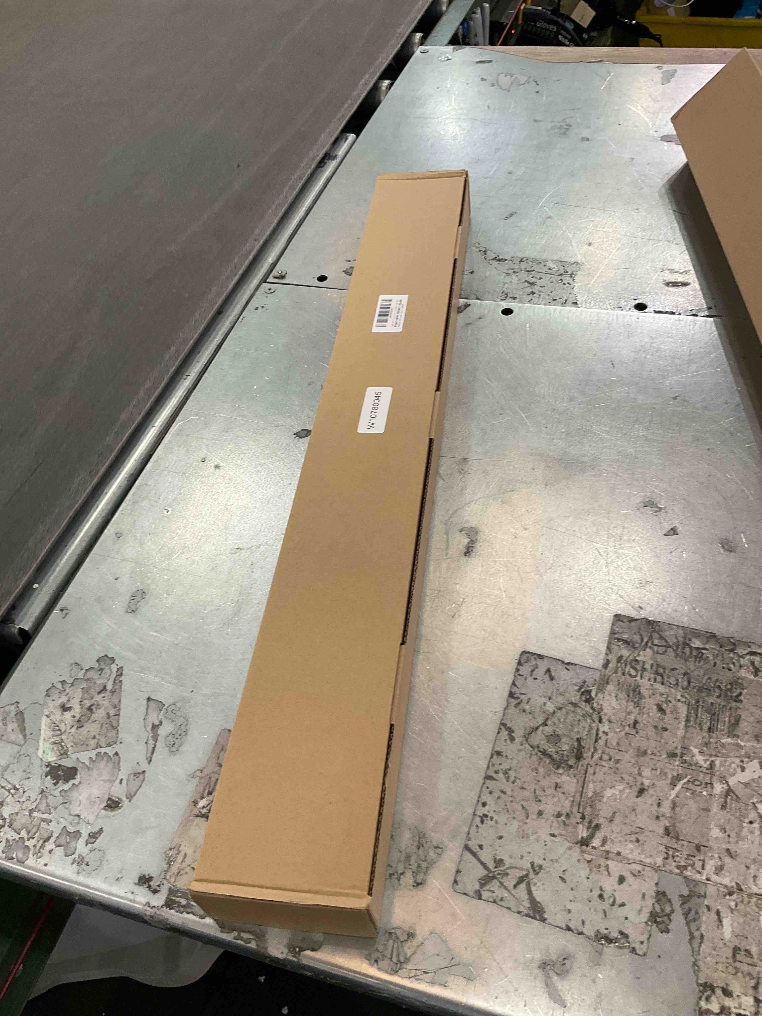 https://s3.amazonaws.com/lotting-images-prod/bidfta/PPE2493892_1746547031764.jpeg