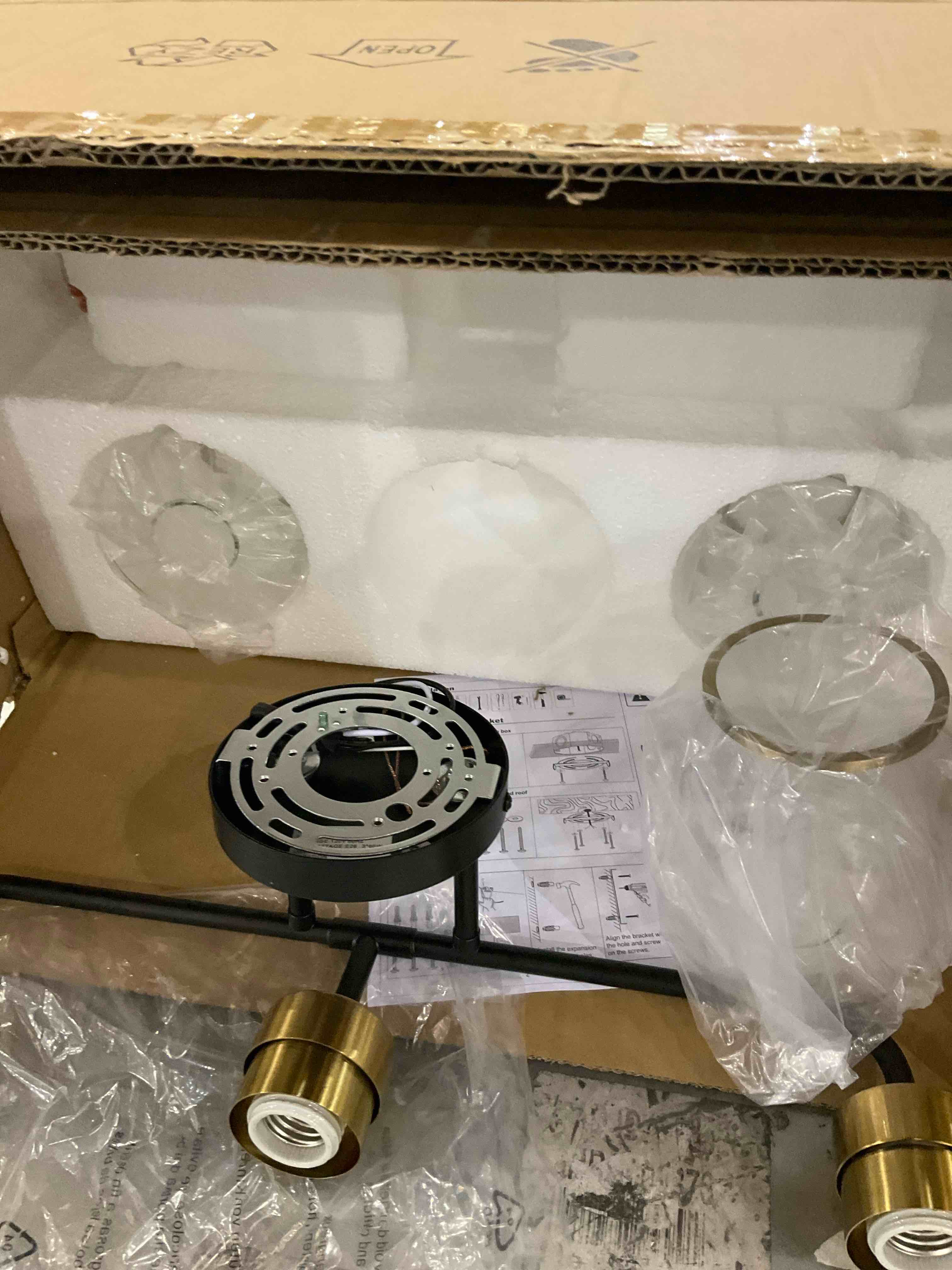 https://s3.amazonaws.com/lotting-images-prod/bidfta/PPE2493910_1746538971753.jpeg