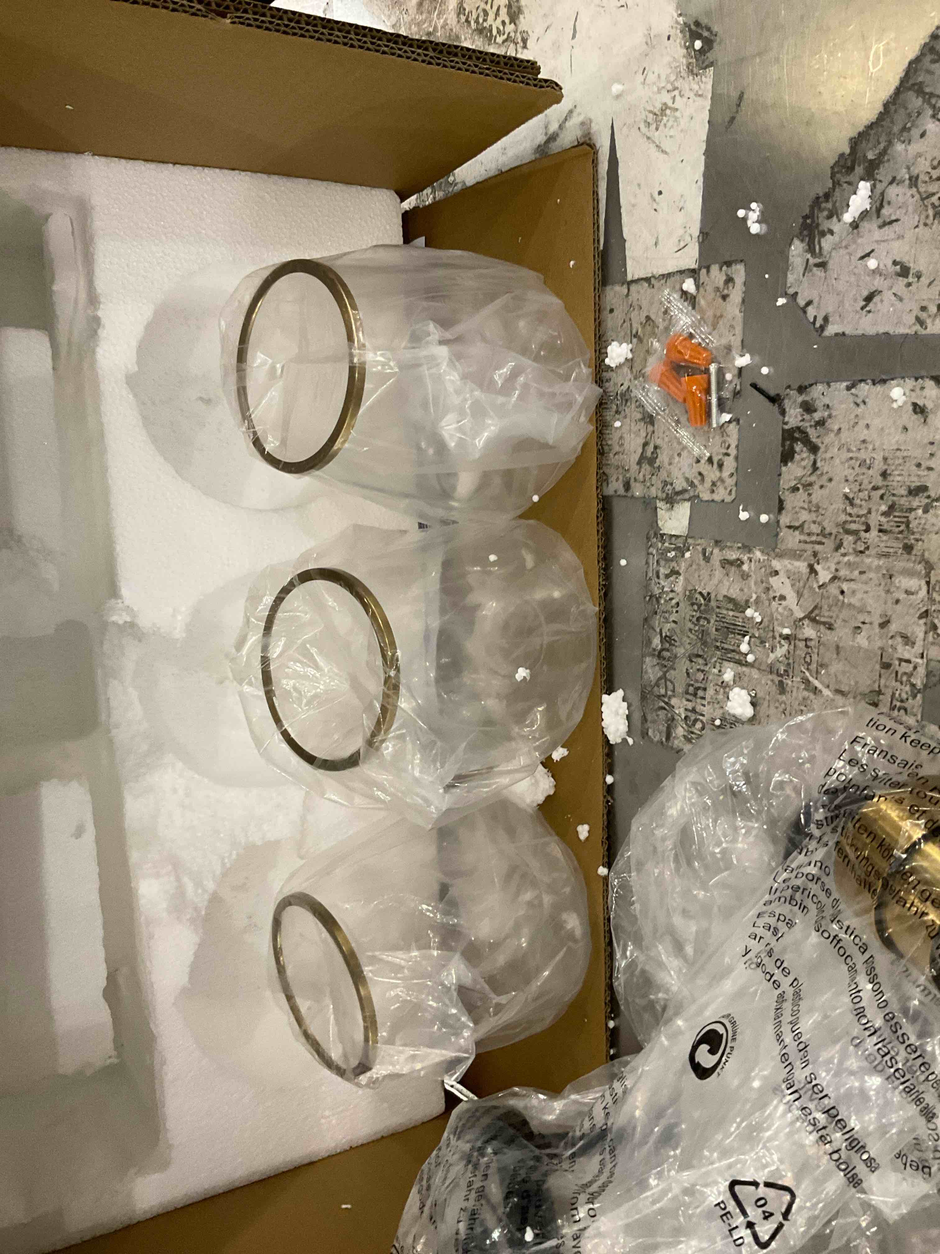 https://s3.amazonaws.com/lotting-images-prod/bidfta/PPE2493910_1746539446019.jpeg