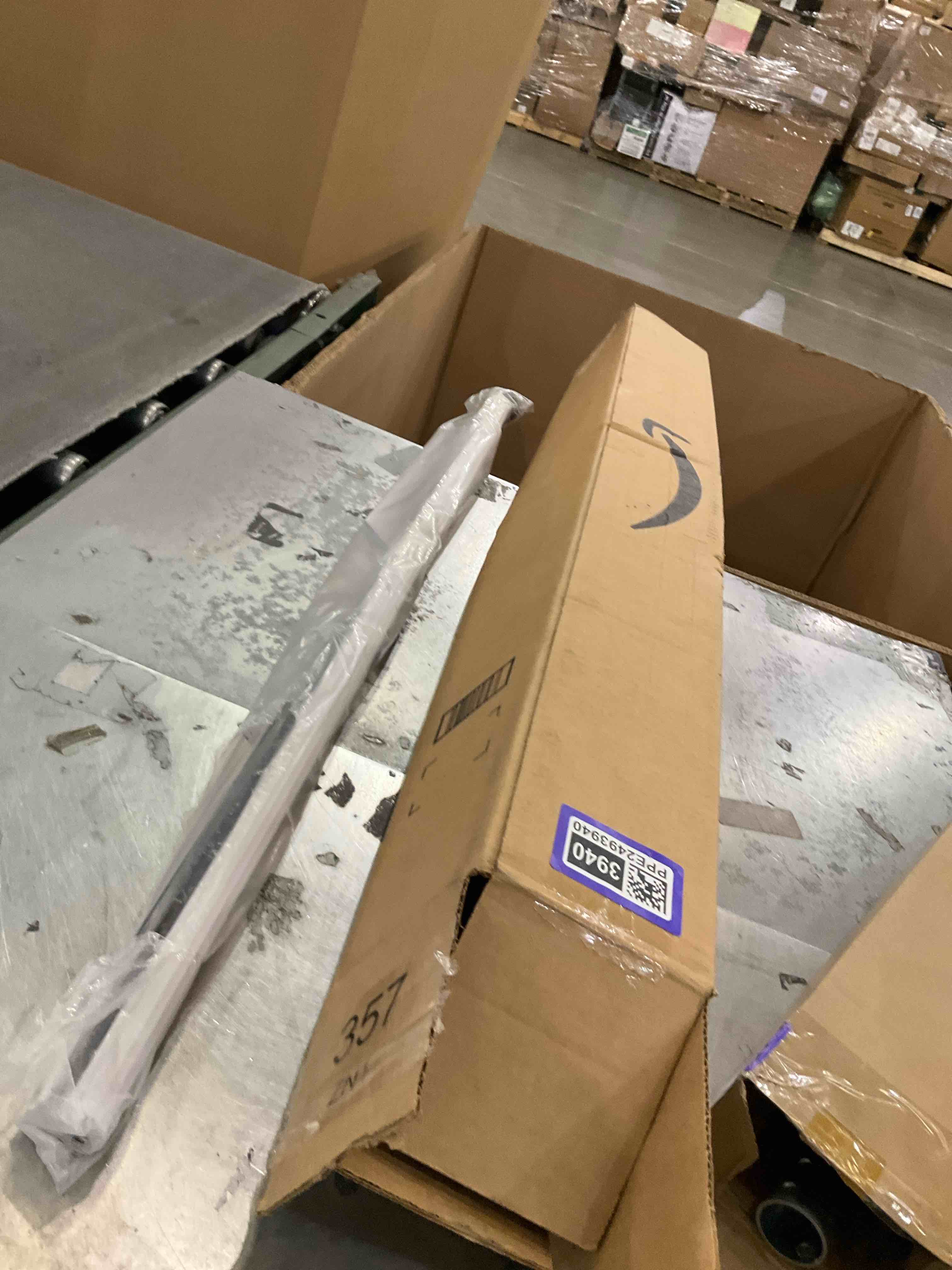 https://s3.amazonaws.com/lotting-images-prod/bidfta/PPE2493940_1746540903612.jpeg