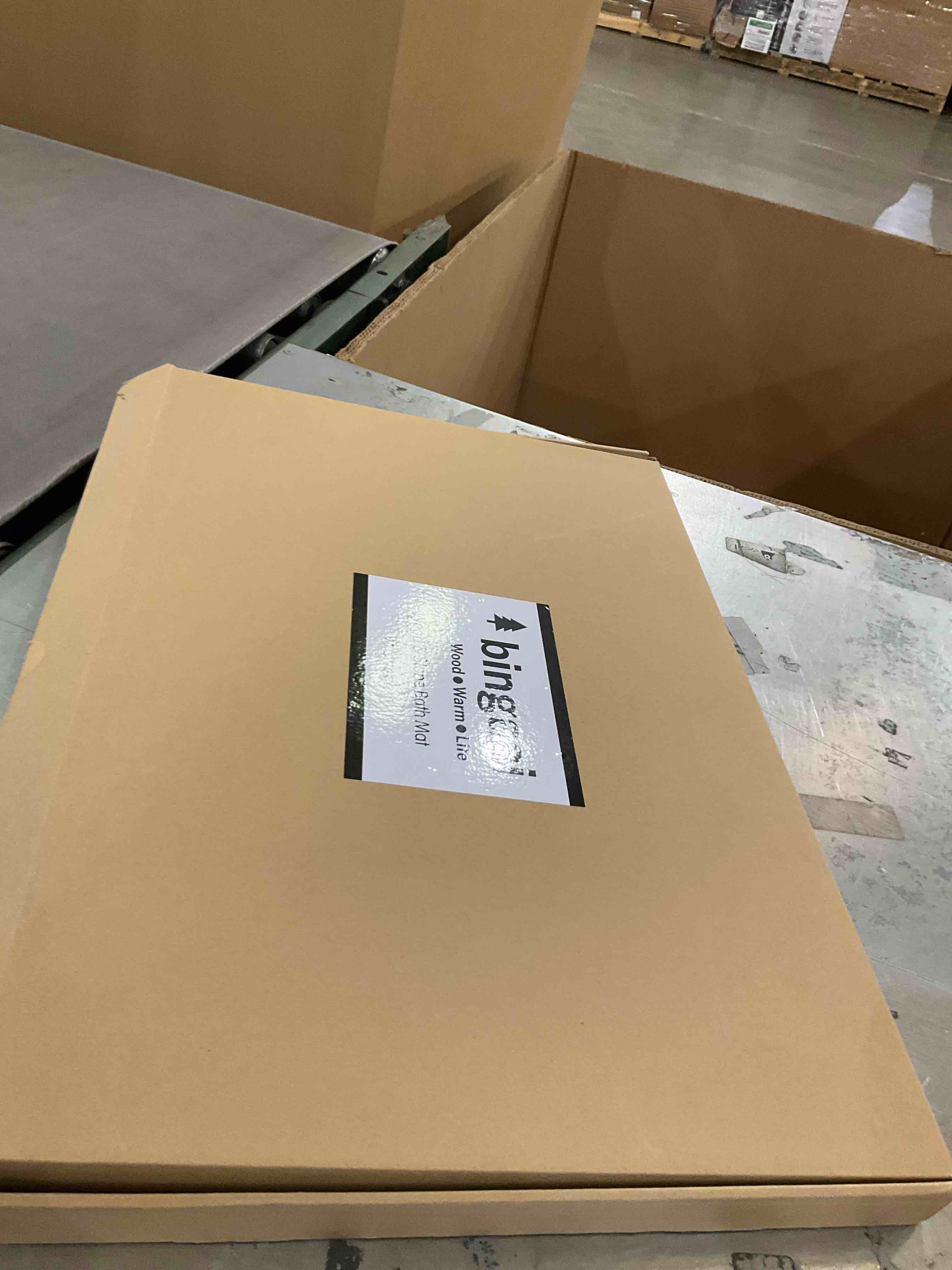 https://s3.amazonaws.com/lotting-images-prod/bidfta/PPE2493948_1746541076951.jpeg