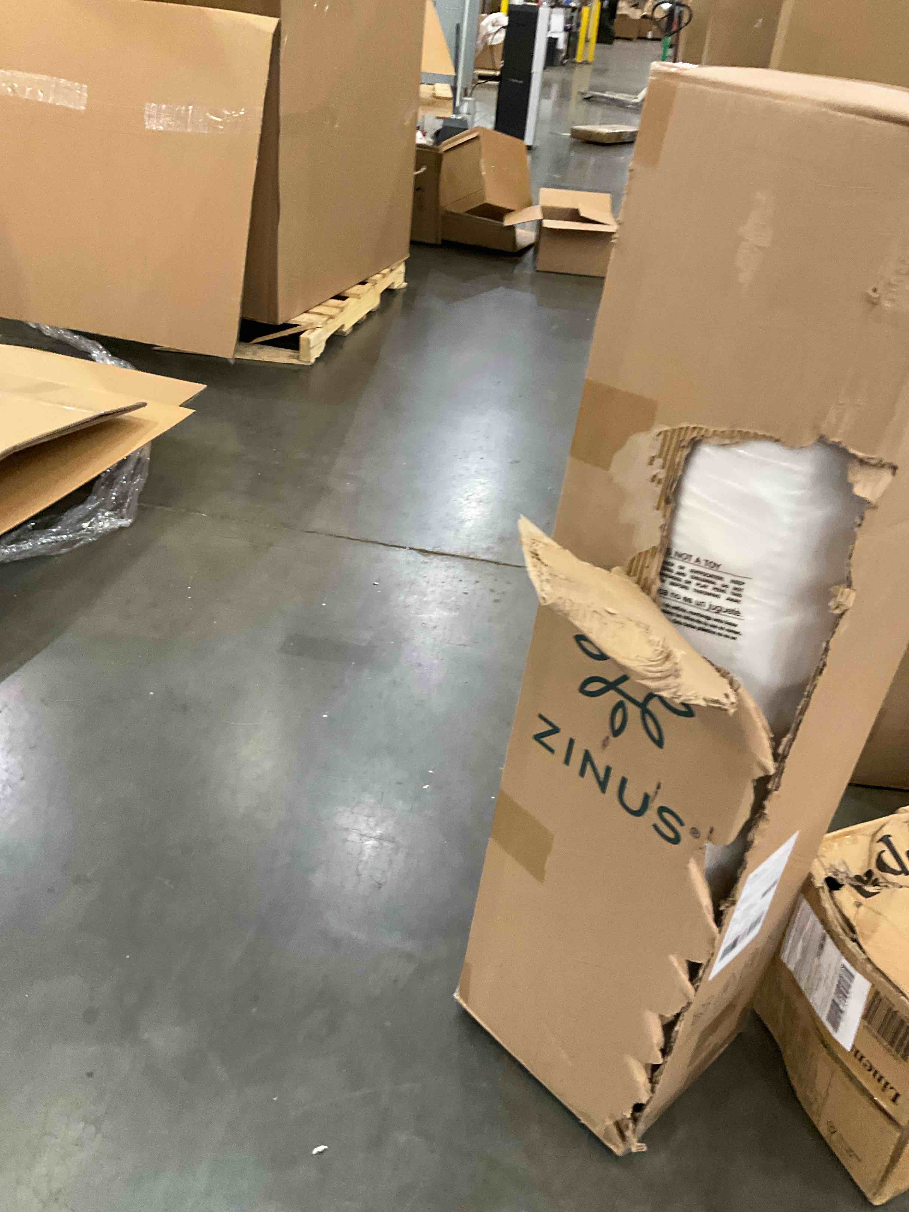 https://s3.amazonaws.com/lotting-images-prod/bidfta/PPE2493953_1746544916459.jpeg