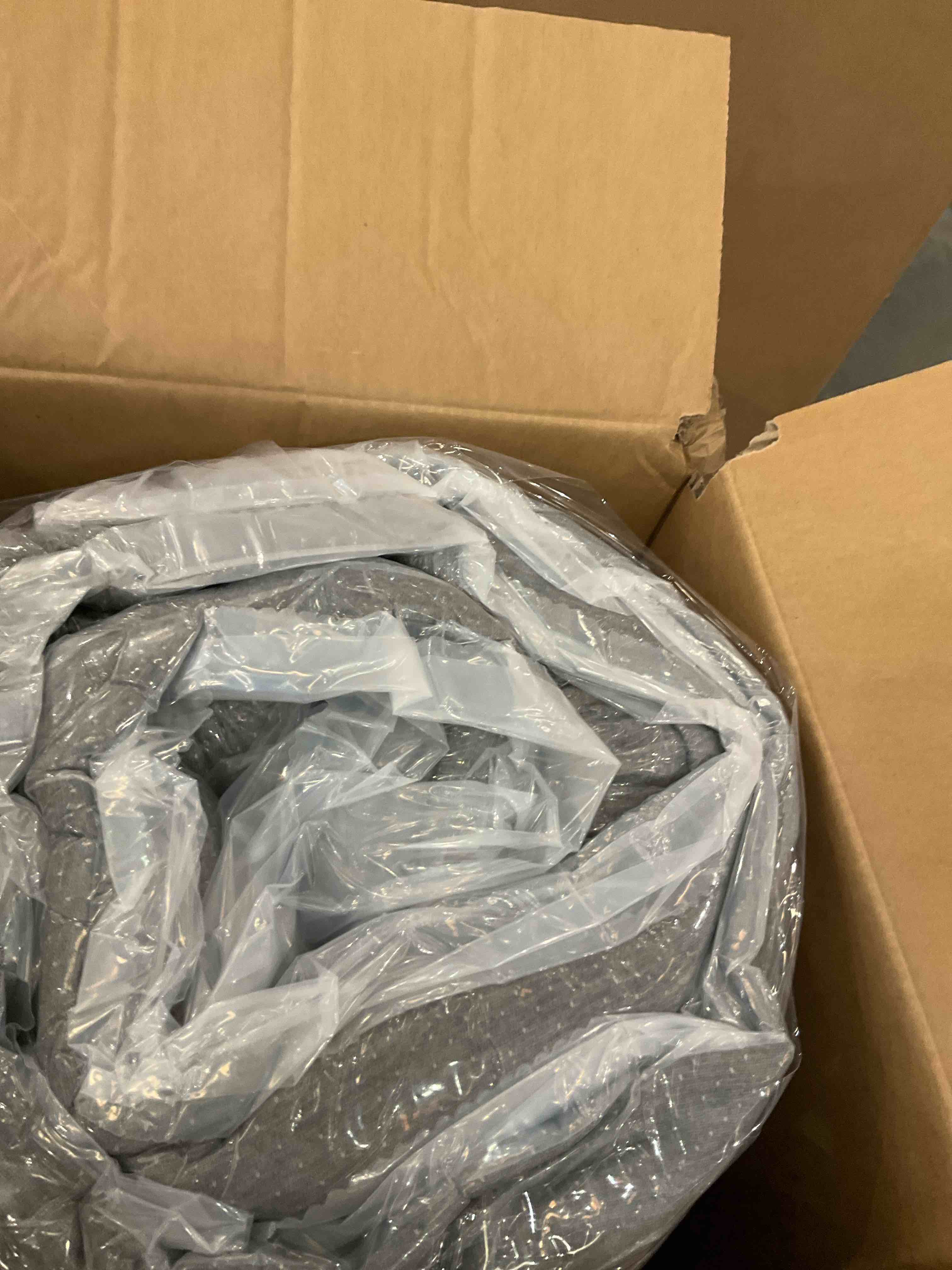 https://s3.amazonaws.com/lotting-images-prod/bidfta/PPE2493965_1746545096218.jpeg