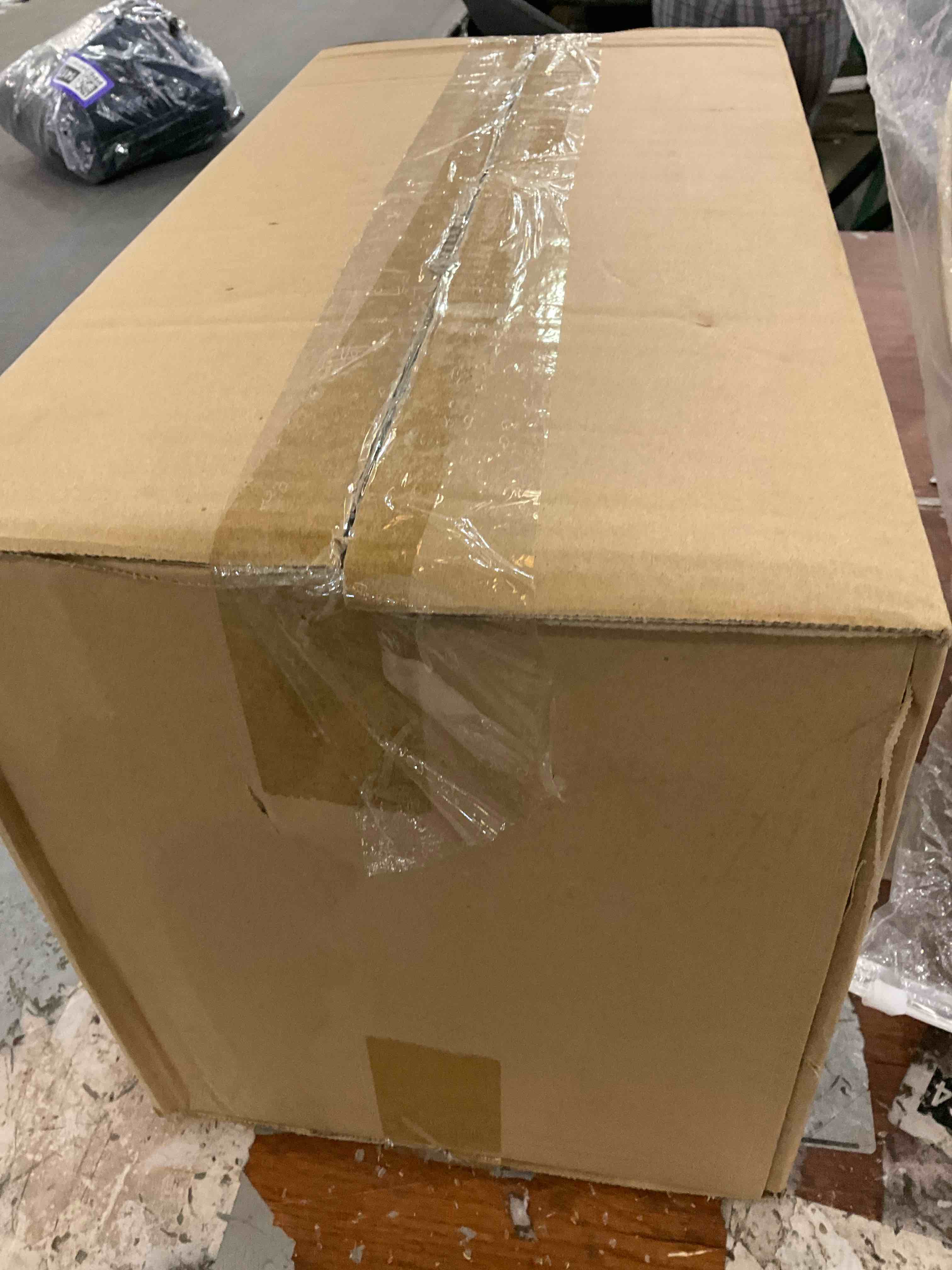 https://s3.amazonaws.com/lotting-images-prod/bidfta/PPE2494129_1745937654832.jpeg