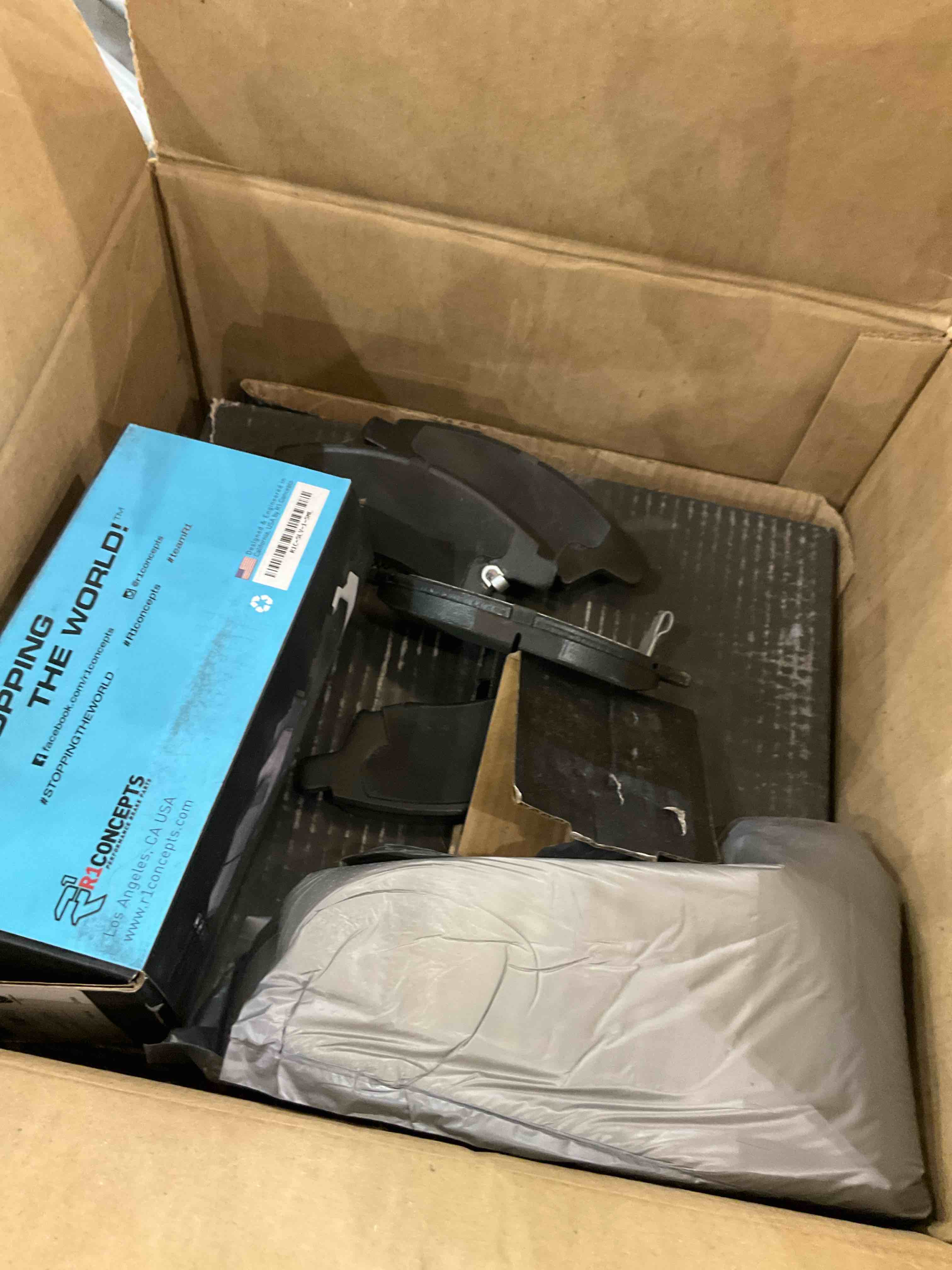 https://s3.amazonaws.com/lotting-images-prod/bidfta/PPE2494143_1745938590127.jpeg