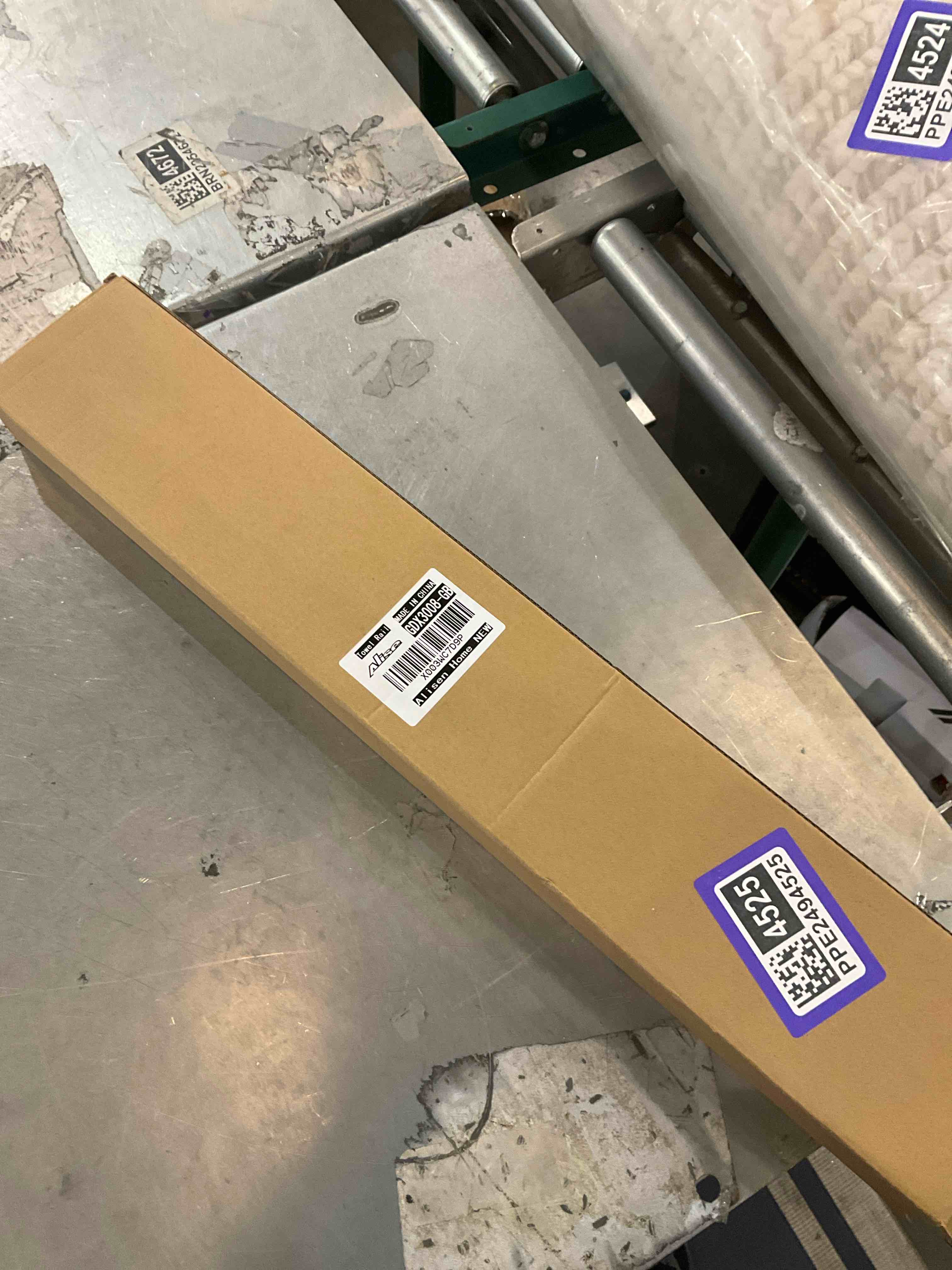 https://s3.amazonaws.com/lotting-images-prod/bidfta/PPE2494525_1745945521647.jpeg