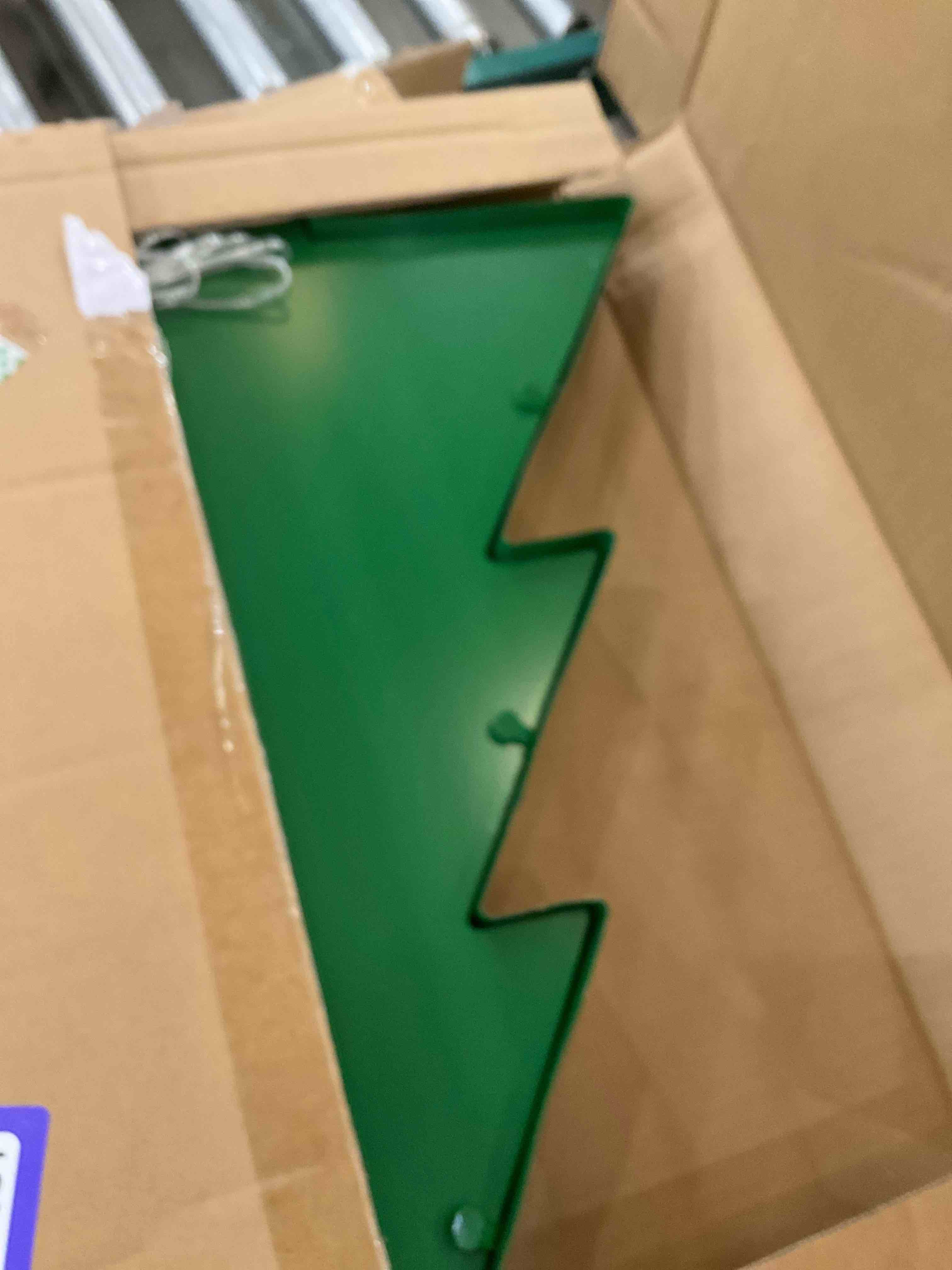 https://s3.amazonaws.com/lotting-images-prod/bidfta/PPE2494538_1745946610421.jpeg