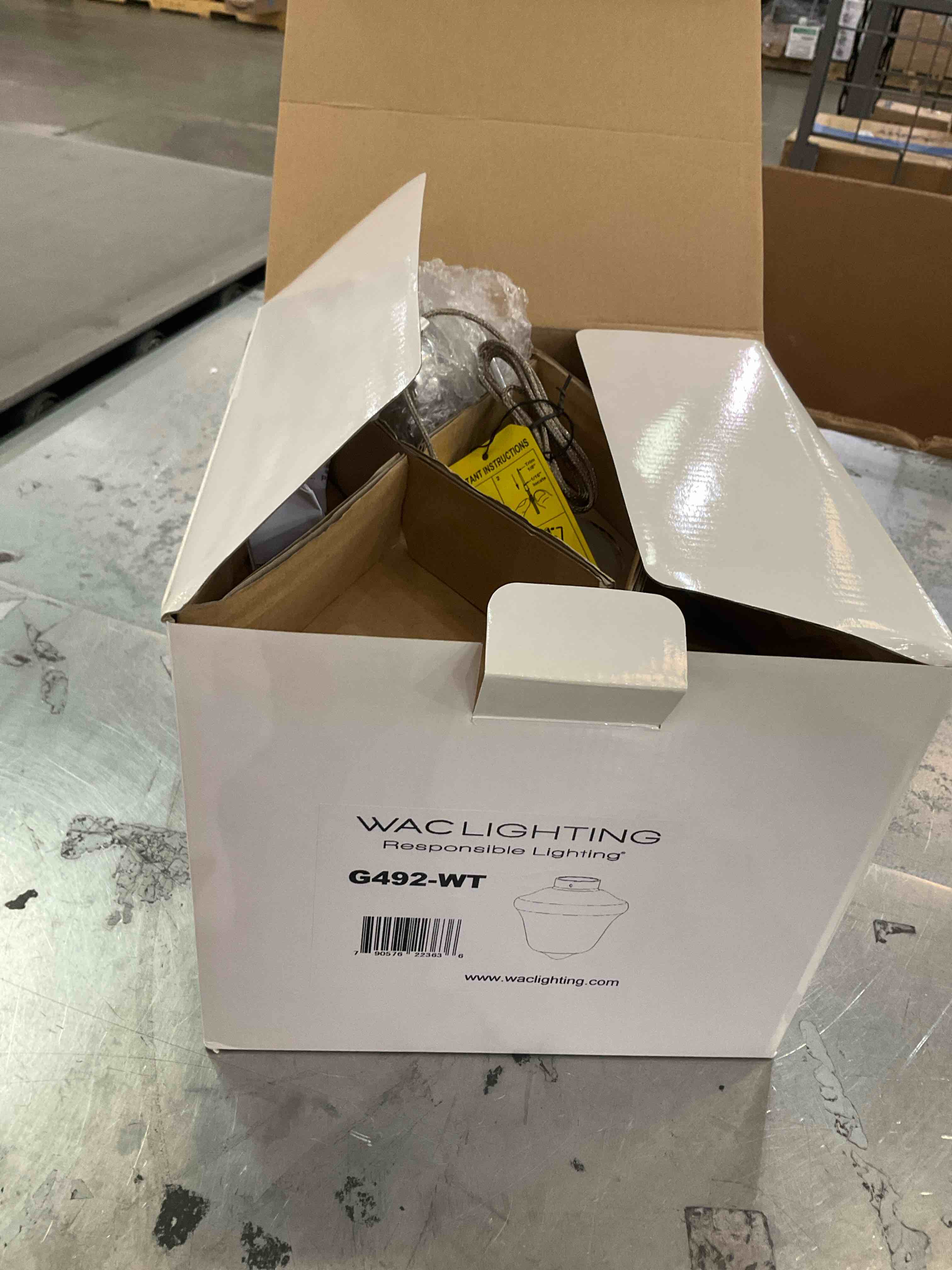 https://s3.amazonaws.com/lotting-images-prod/bidfta/PPE2495027_1745952769953.jpeg