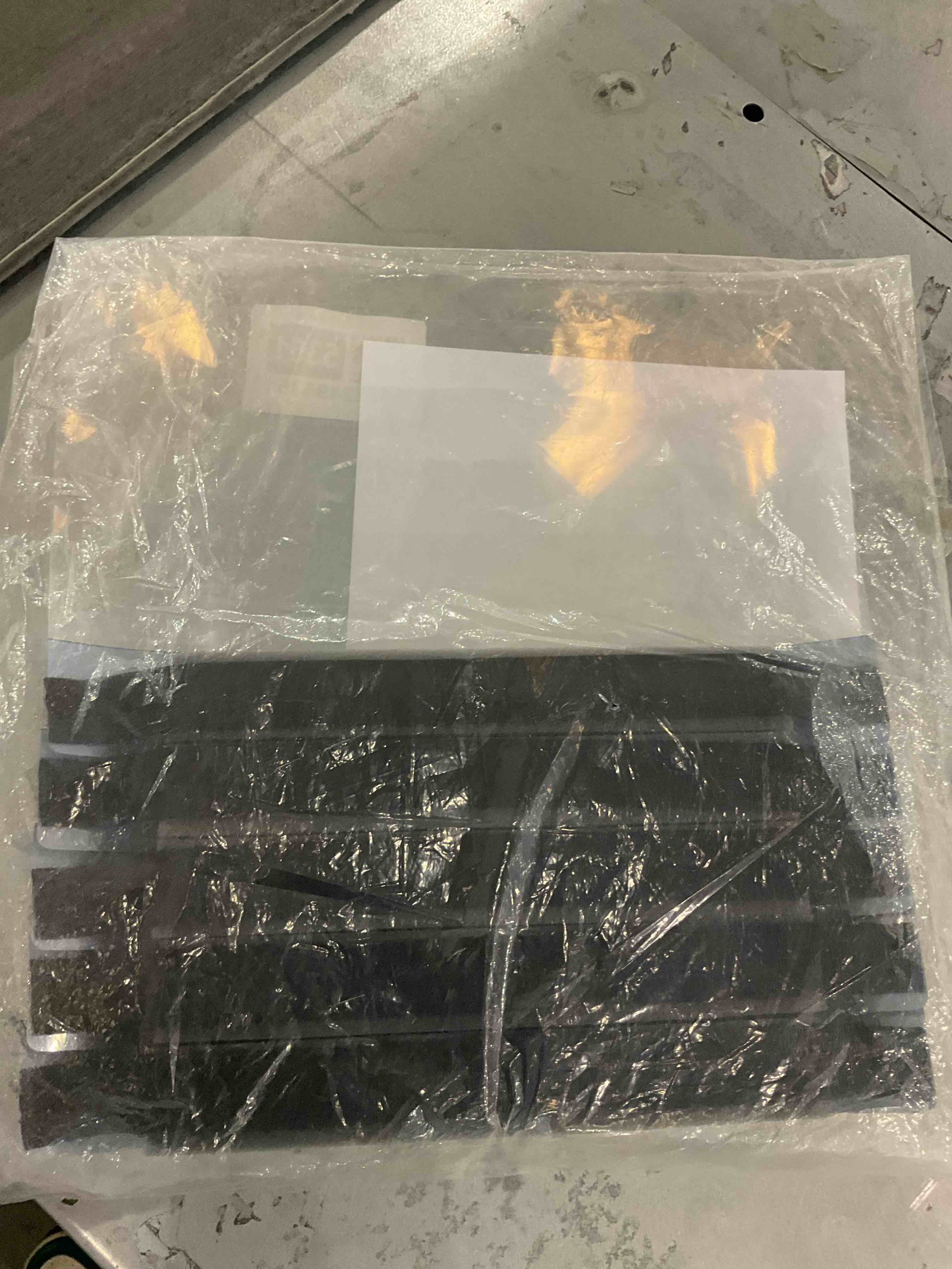 https://s3.amazonaws.com/lotting-images-prod/bidfta/PPE2495360_1746019399652.jpeg