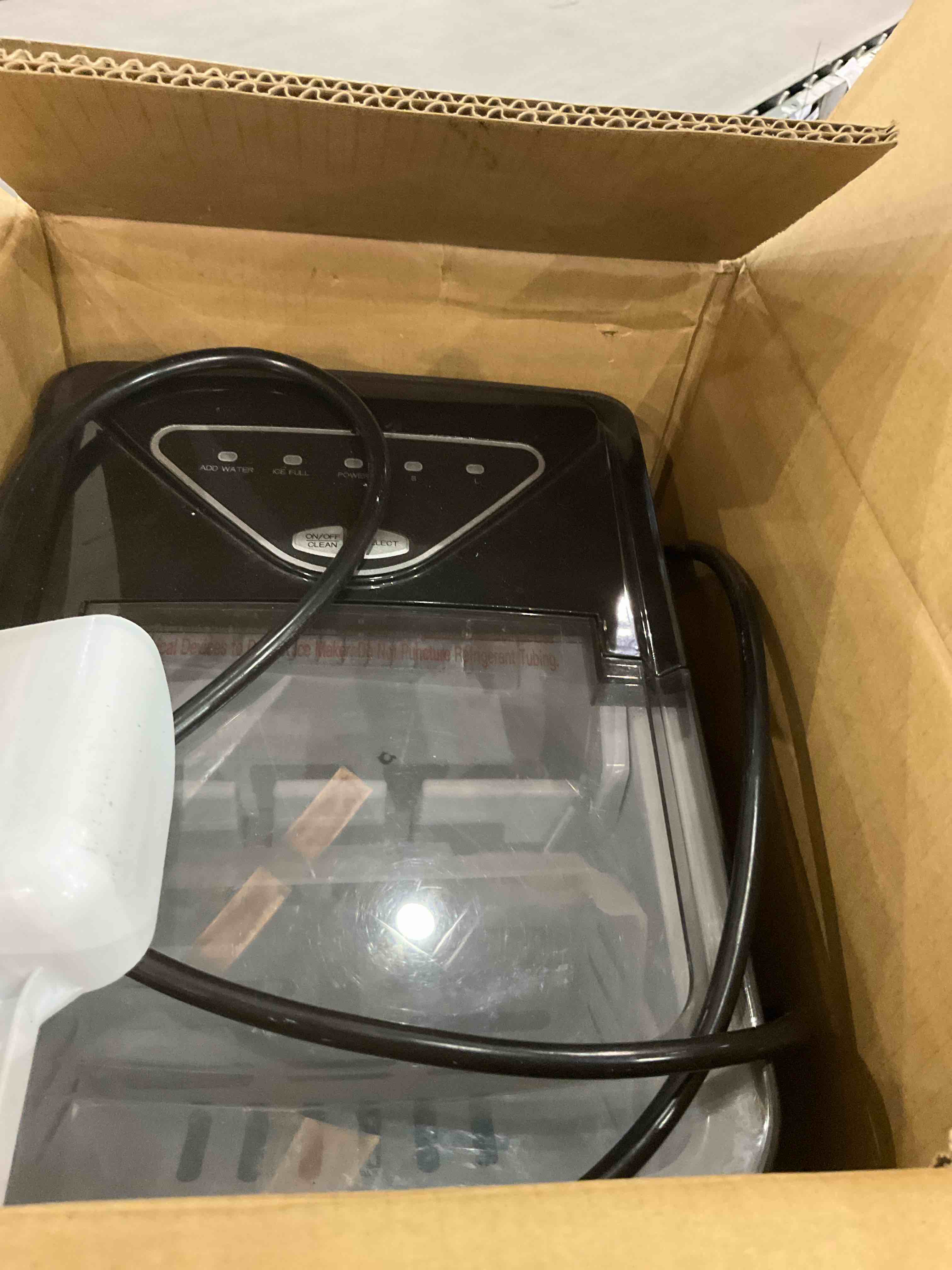 https://s3.amazonaws.com/lotting-images-prod/bidfta/PPE2495943_1746100497133.jpeg