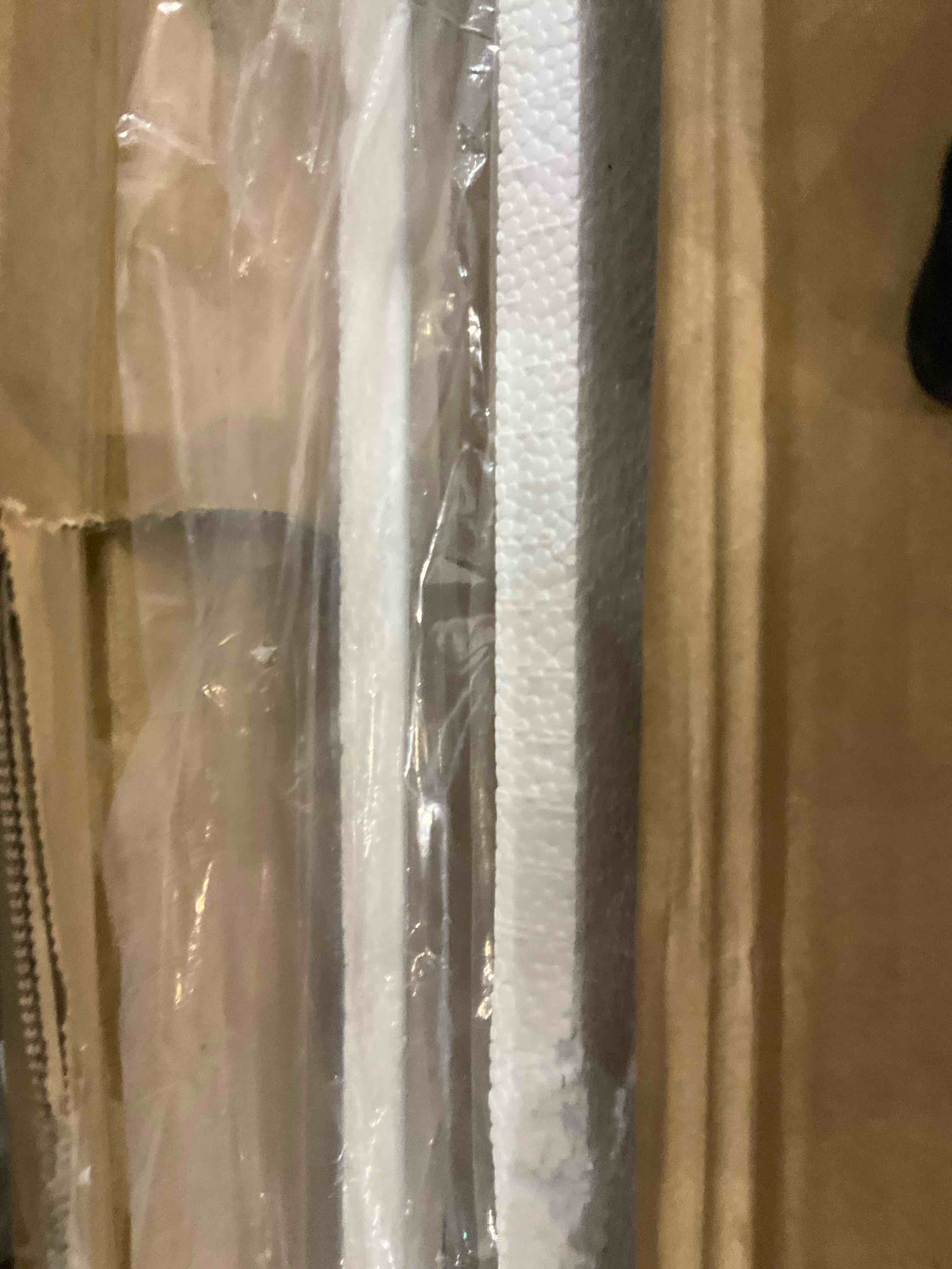 https://s3.amazonaws.com/lotting-images-prod/bidfta/PPE2496024_1746100127513.jpeg