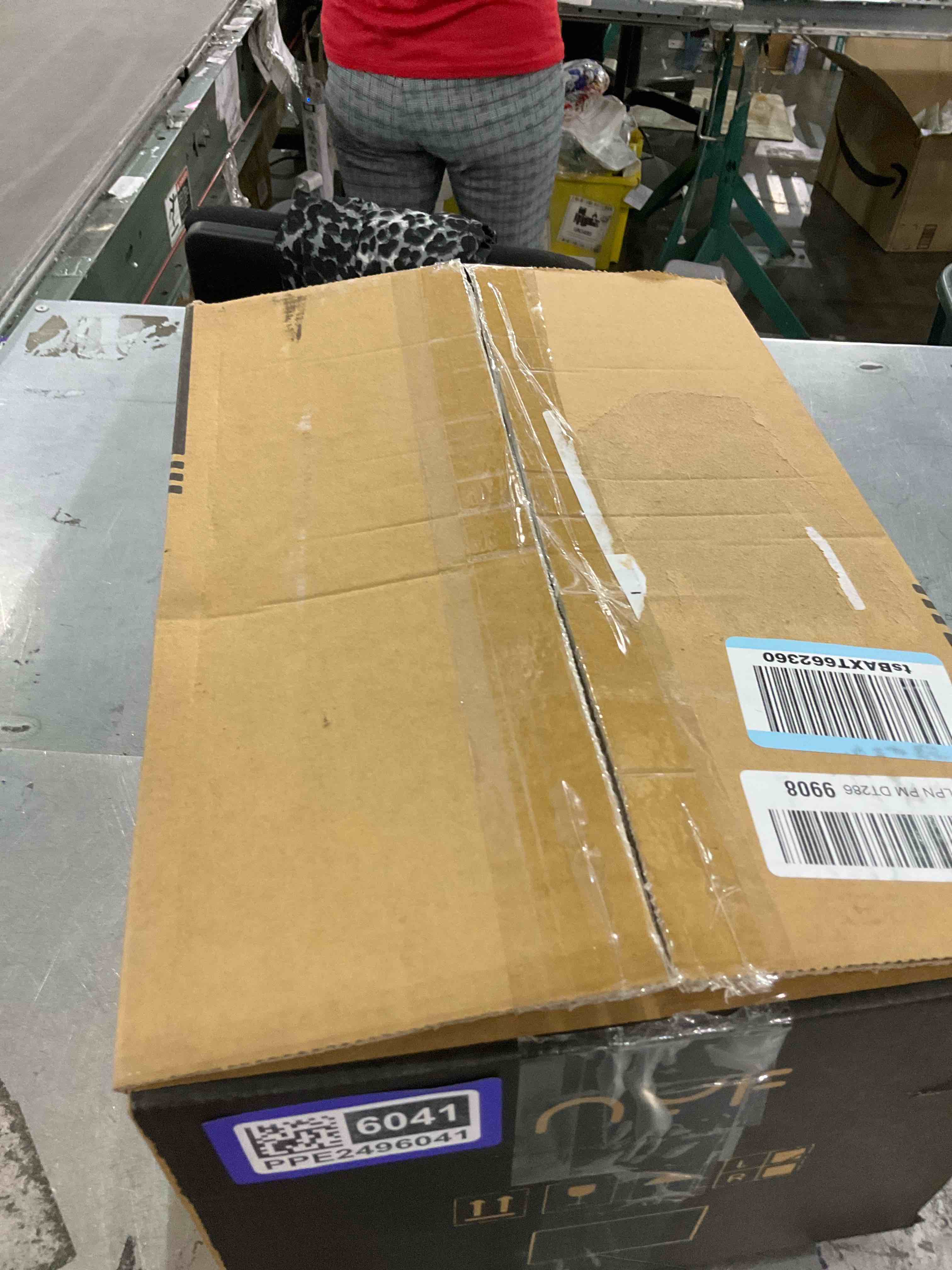 https://s3.amazonaws.com/lotting-images-prod/bidfta/PPE2496041_1746100178625.jpeg