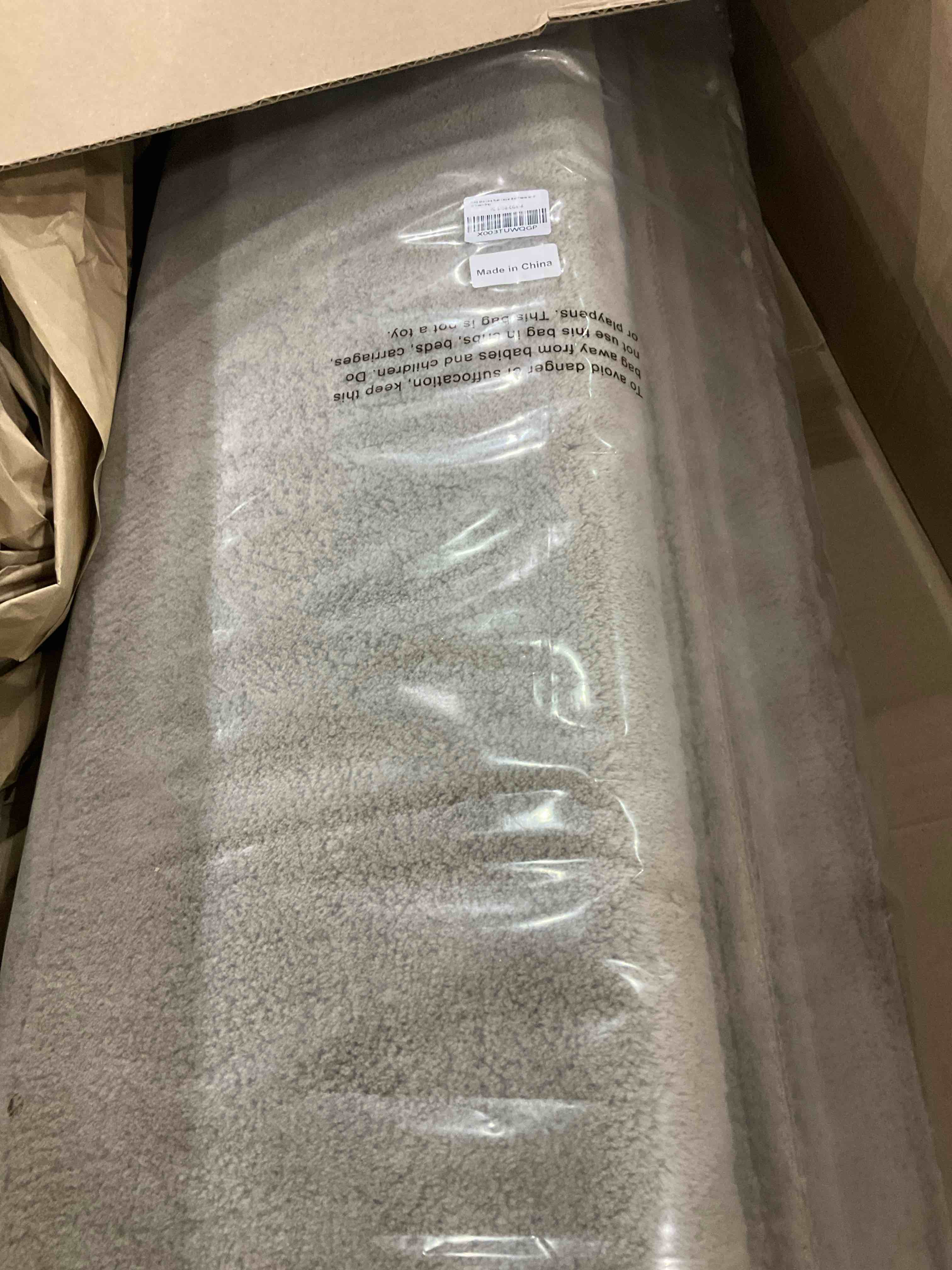 https://s3.amazonaws.com/lotting-images-prod/bidfta/PPE2496046_1746100116456.jpeg