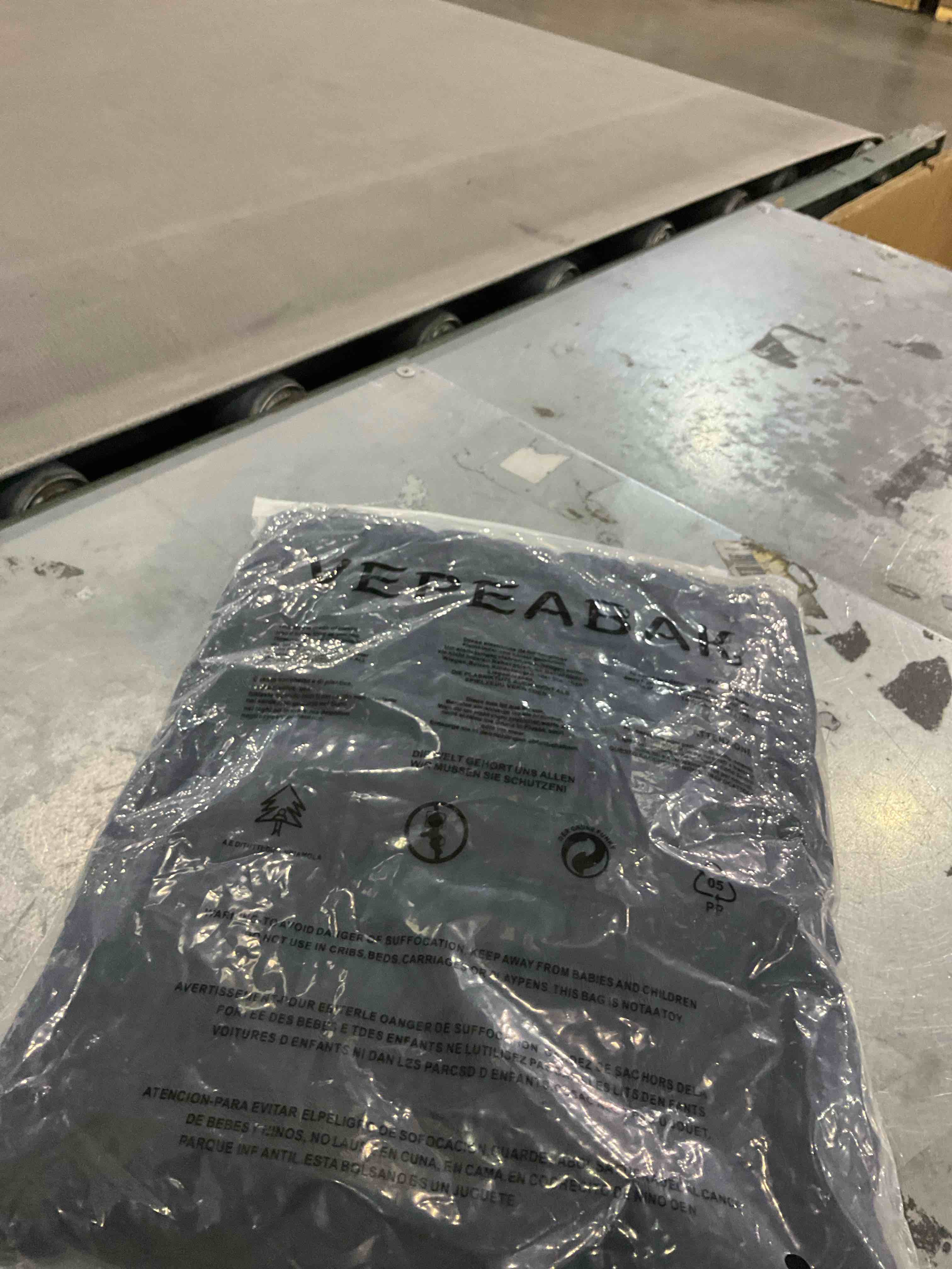 https://s3.amazonaws.com/lotting-images-prod/bidfta/PPE2496066_1746101996500.jpeg