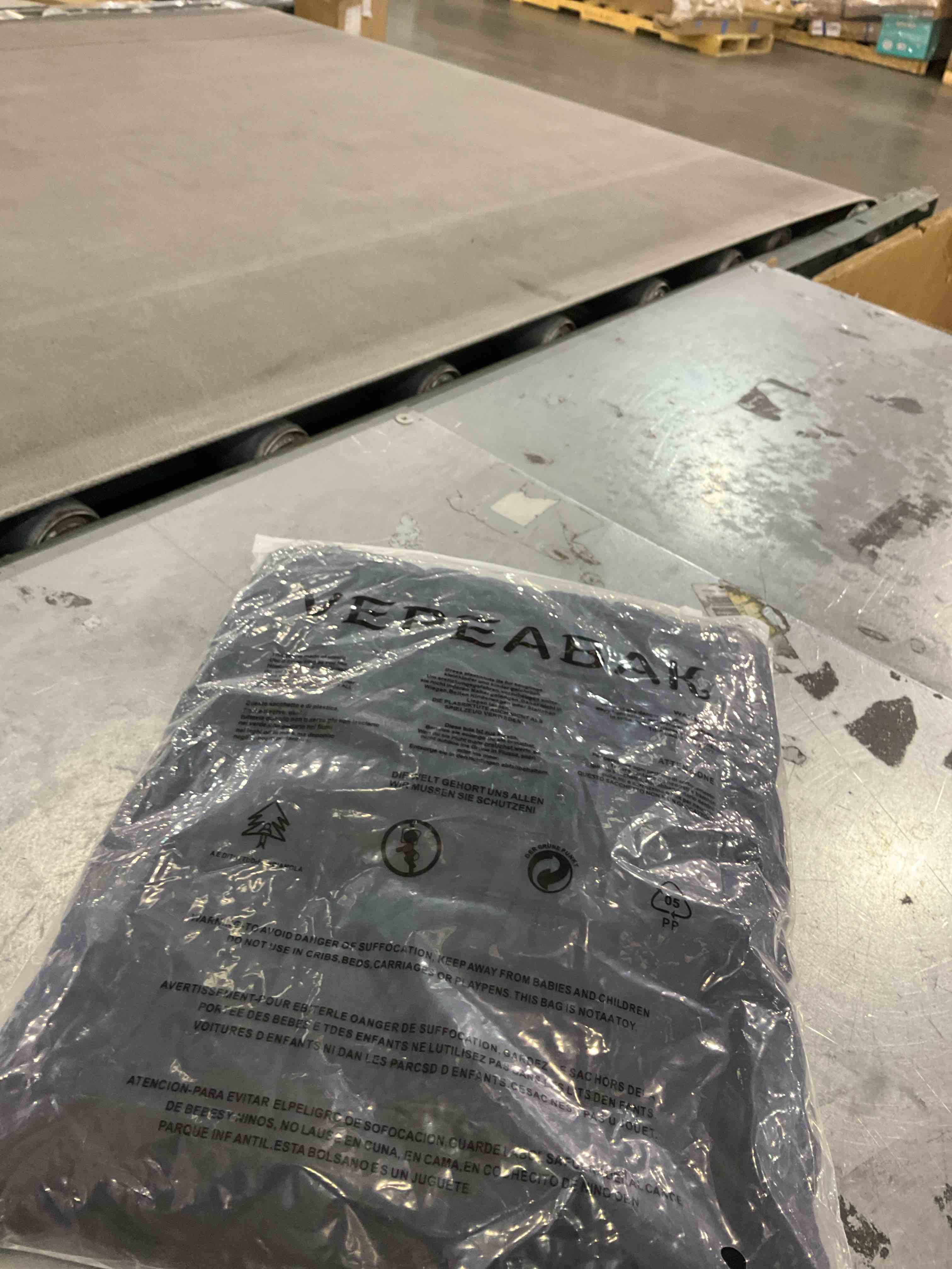https://s3.amazonaws.com/lotting-images-prod/bidfta/PPE2496066_1746101998317.jpeg