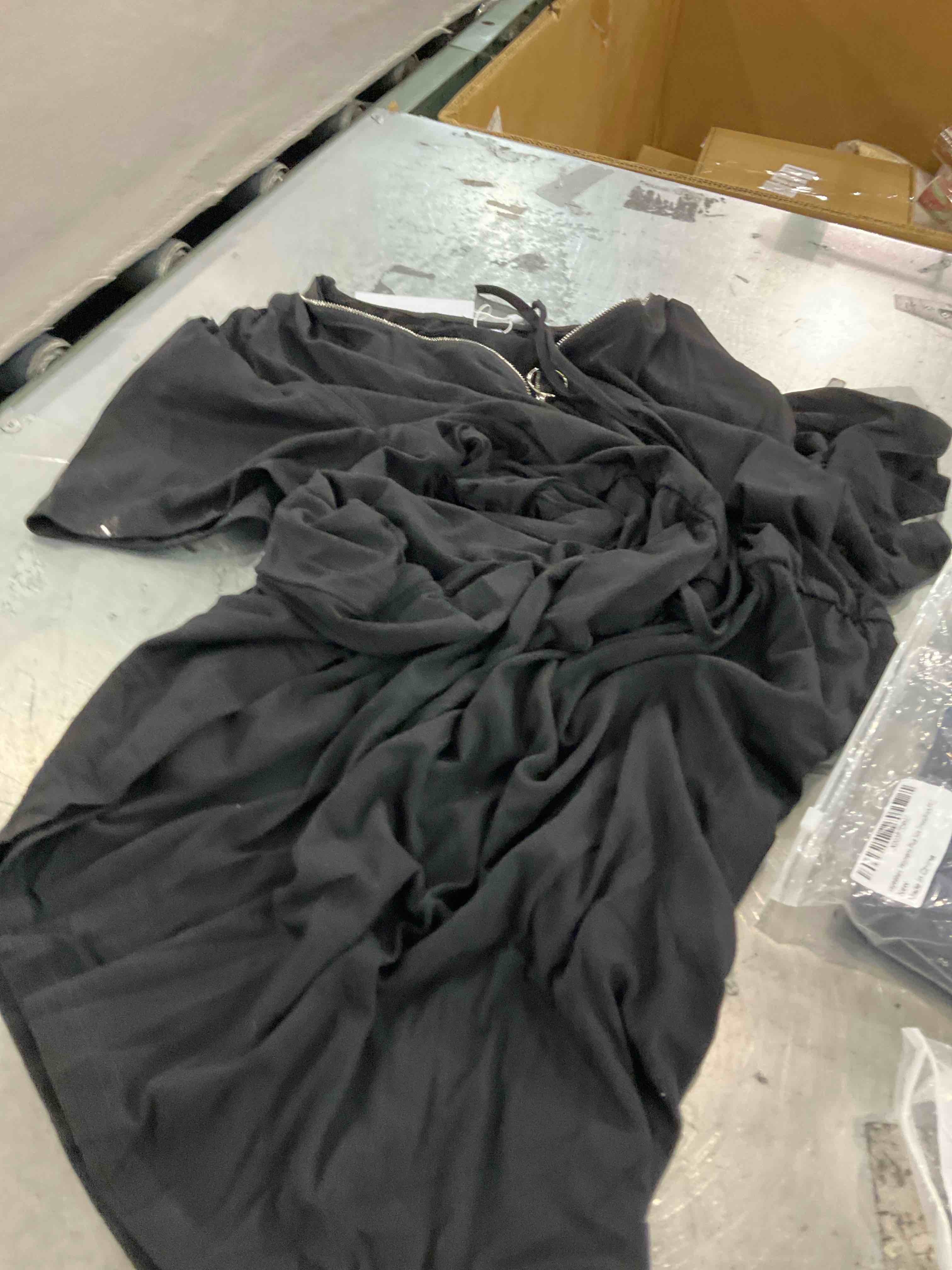 https://s3.amazonaws.com/lotting-images-prod/bidfta/PPE2496066_1746103461296.jpeg