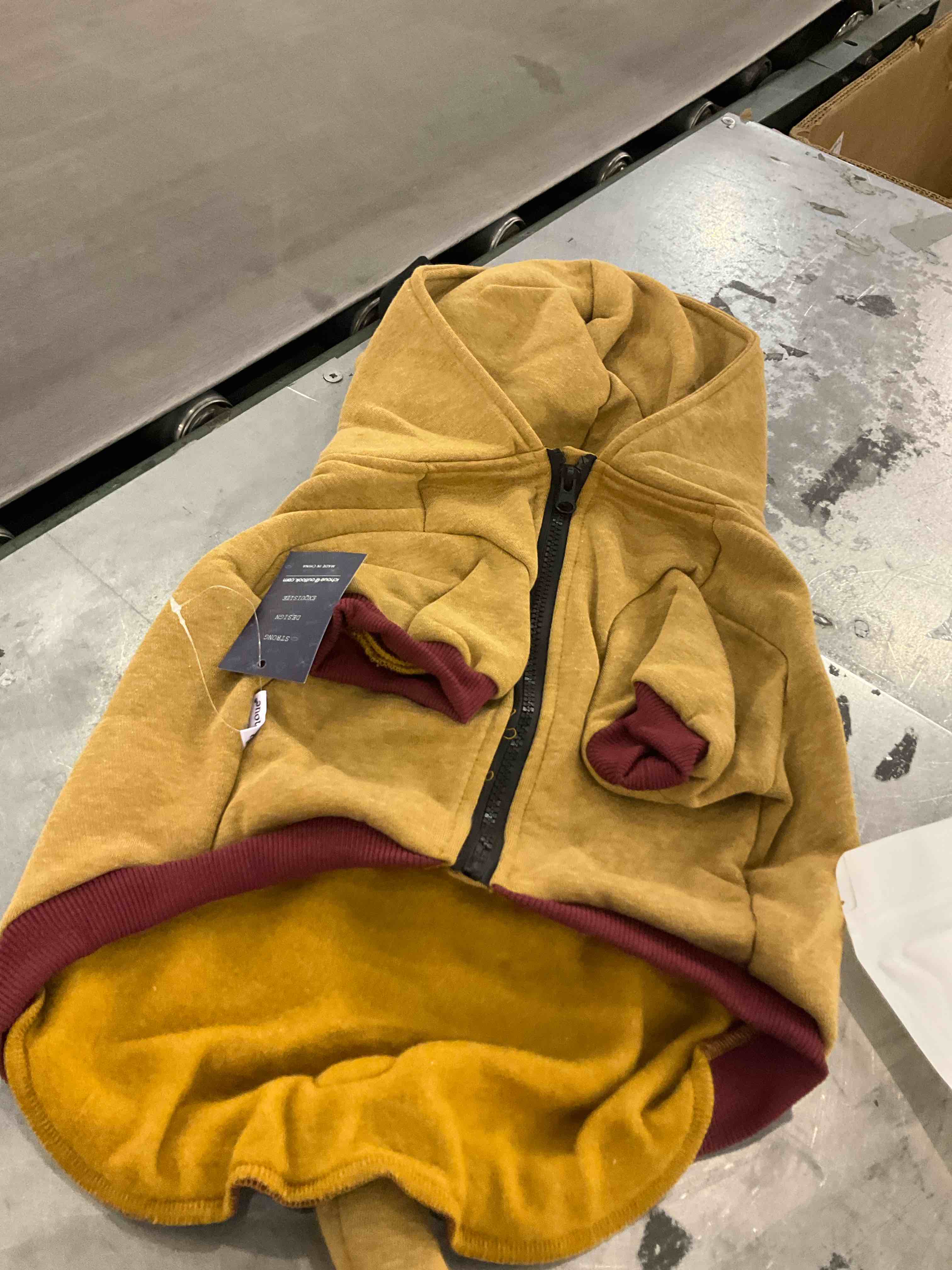 https://s3.amazonaws.com/lotting-images-prod/bidfta/PPE2496075_1746103618042.jpeg