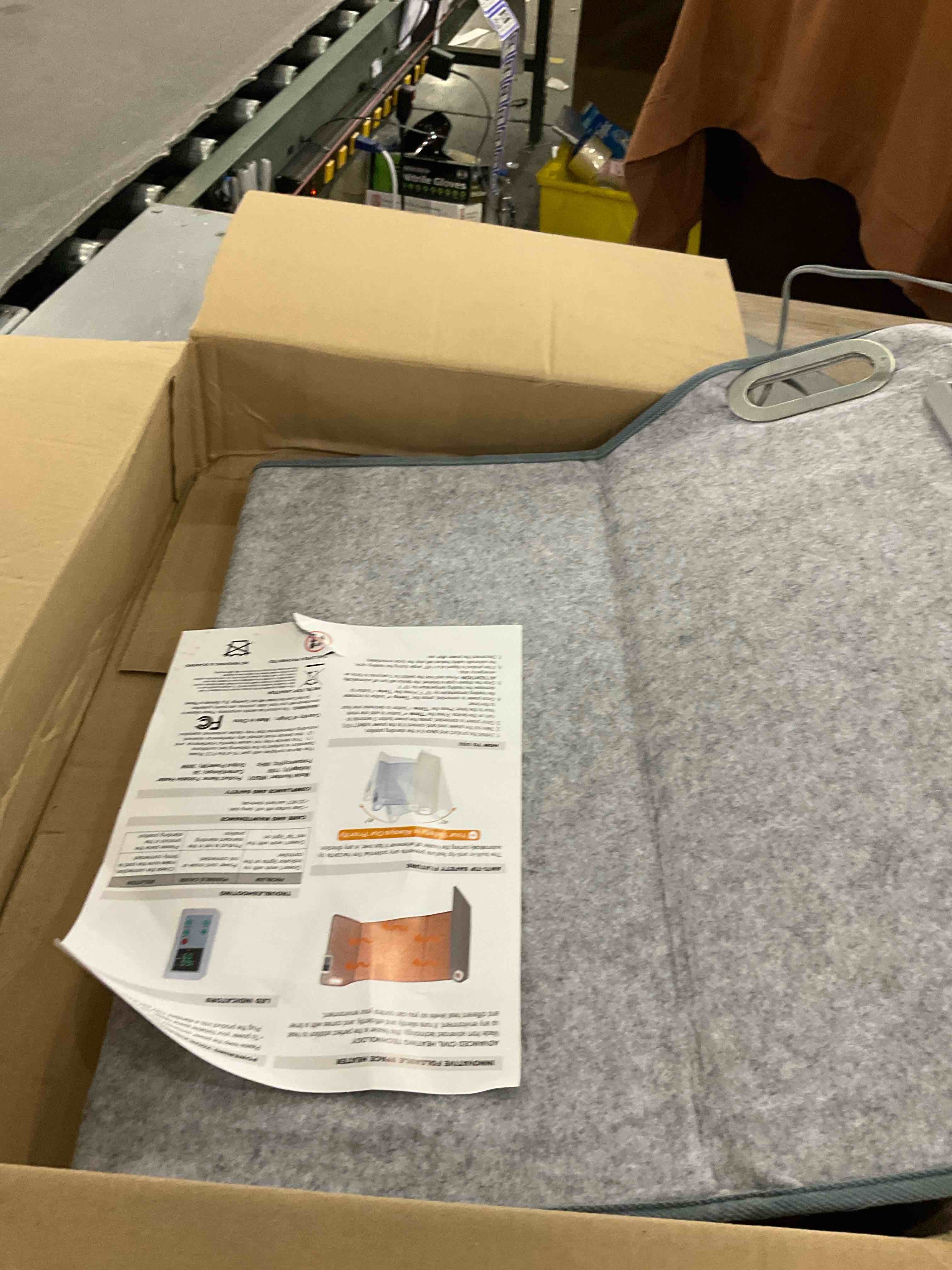 https://s3.amazonaws.com/lotting-images-prod/bidfta/PPE2496085_1746190300143.jpeg