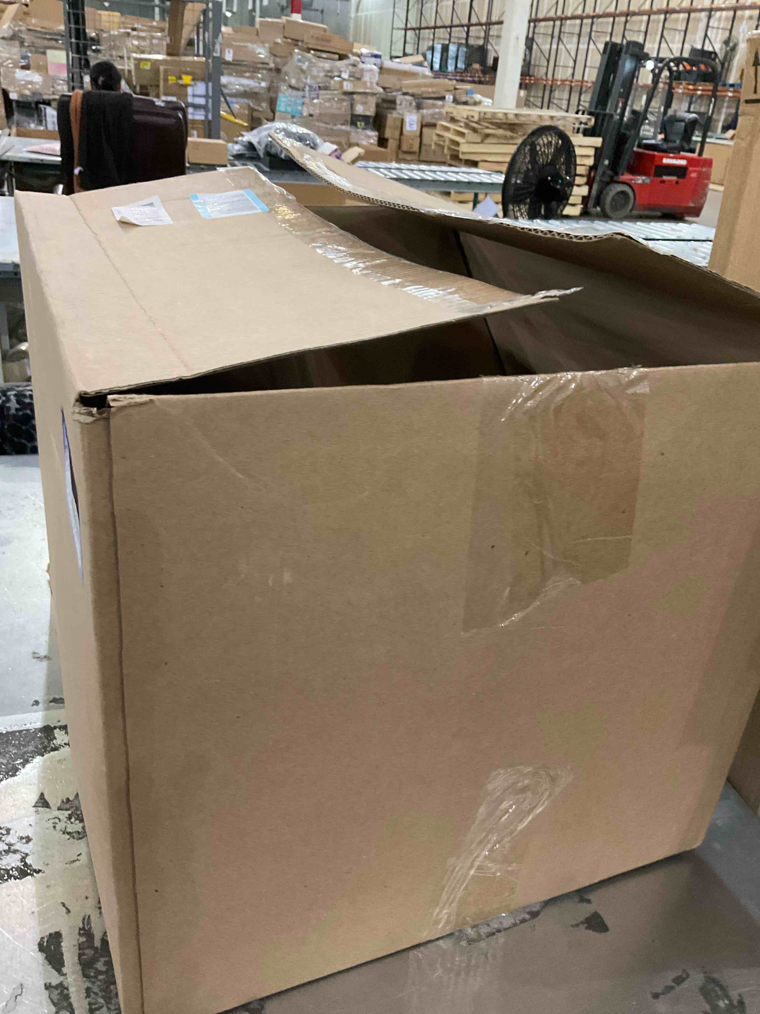 https://s3.amazonaws.com/lotting-images-prod/bidfta/PPE2496176_1746107823205.jpeg