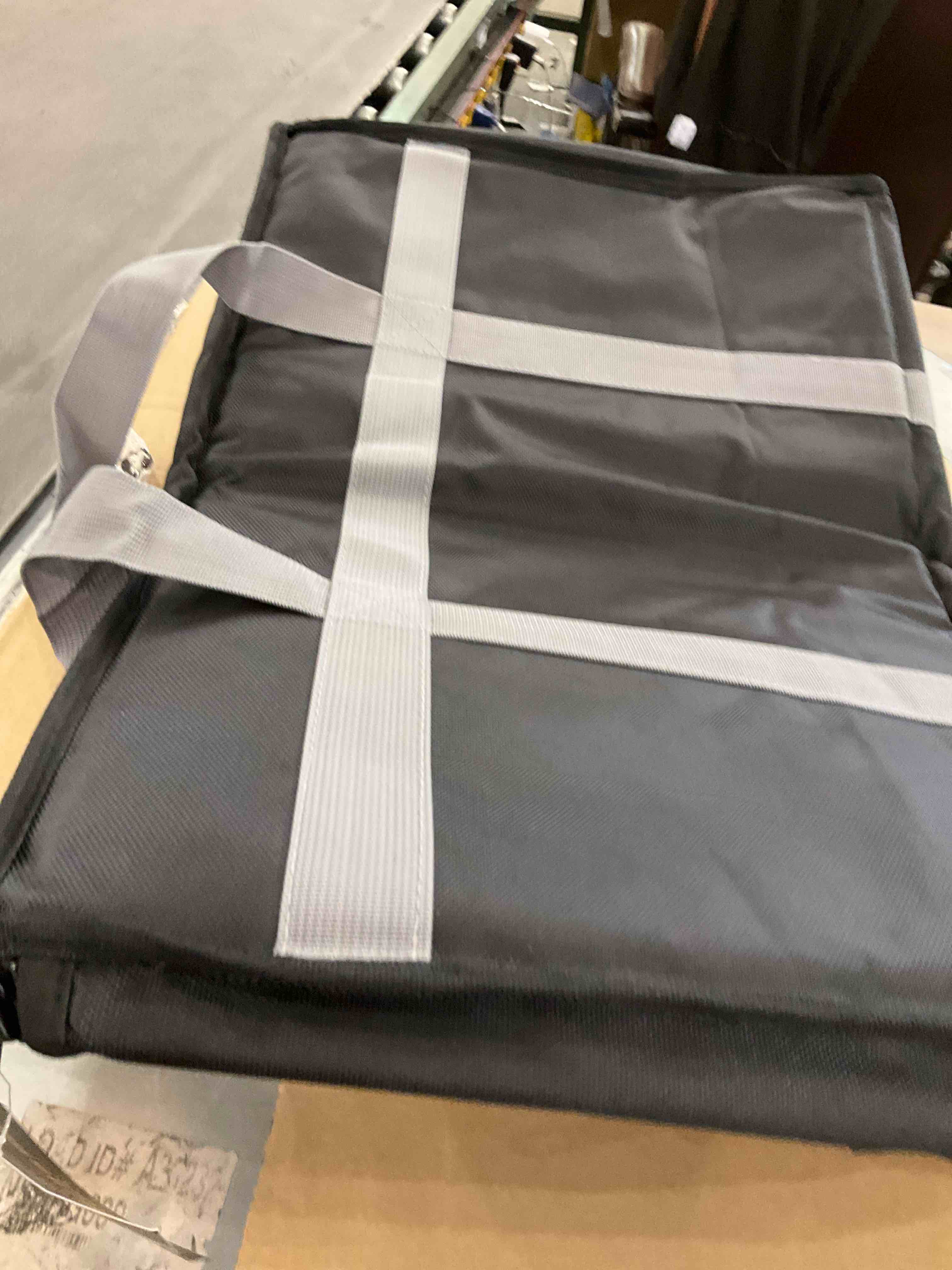 https://s3.amazonaws.com/lotting-images-prod/bidfta/PPE2496258_1746113860510.jpeg