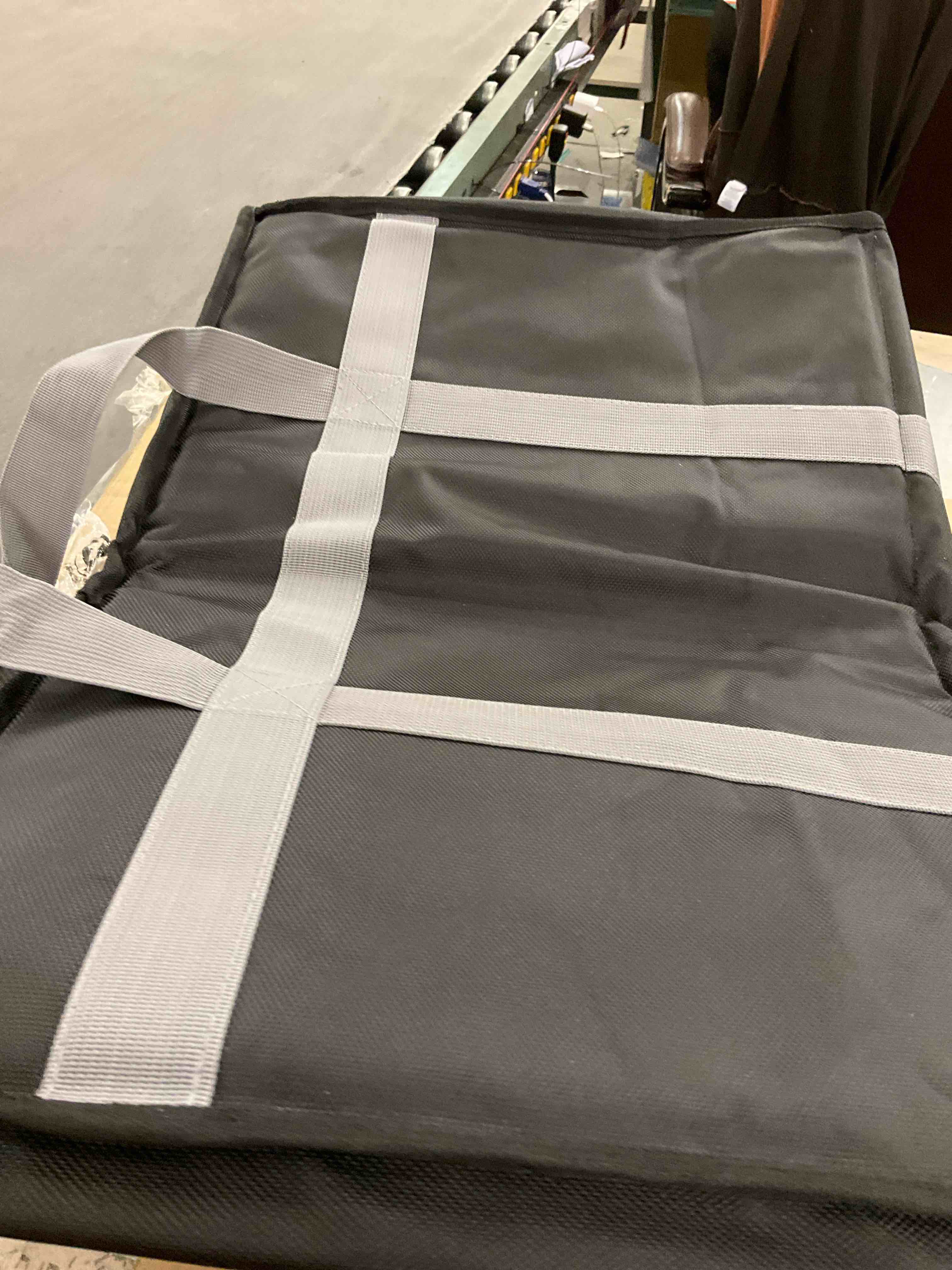 https://s3.amazonaws.com/lotting-images-prod/bidfta/PPE2496258_1746113861503.jpeg
