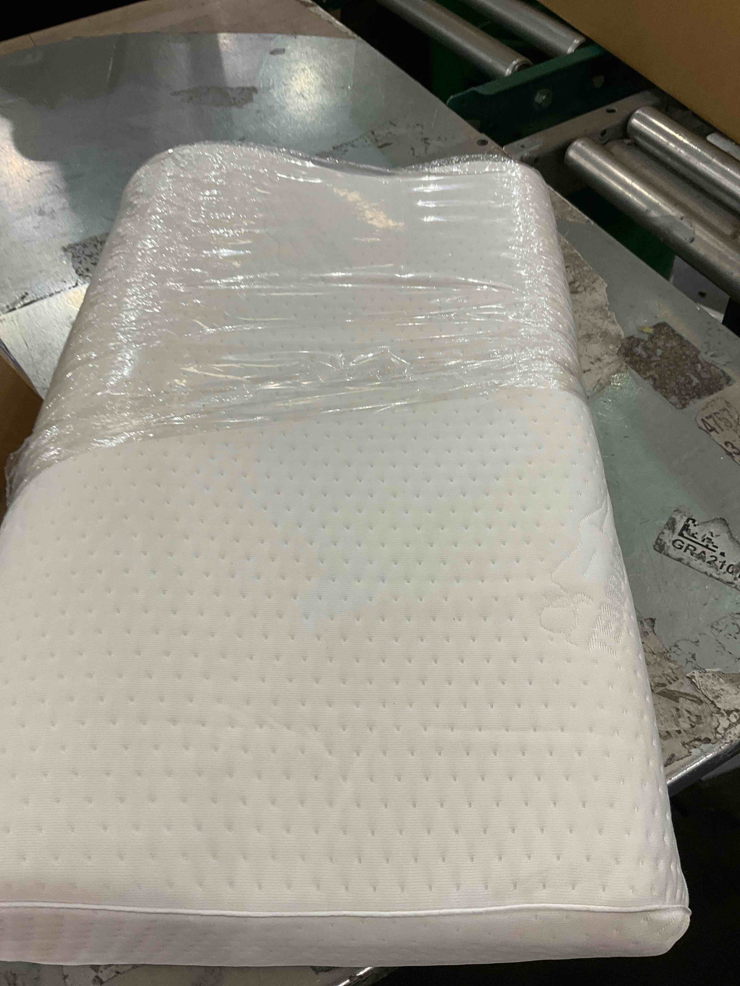 https://s3.amazonaws.com/lotting-images-prod/bidfta/PPE2496262_1746113445831.jpeg