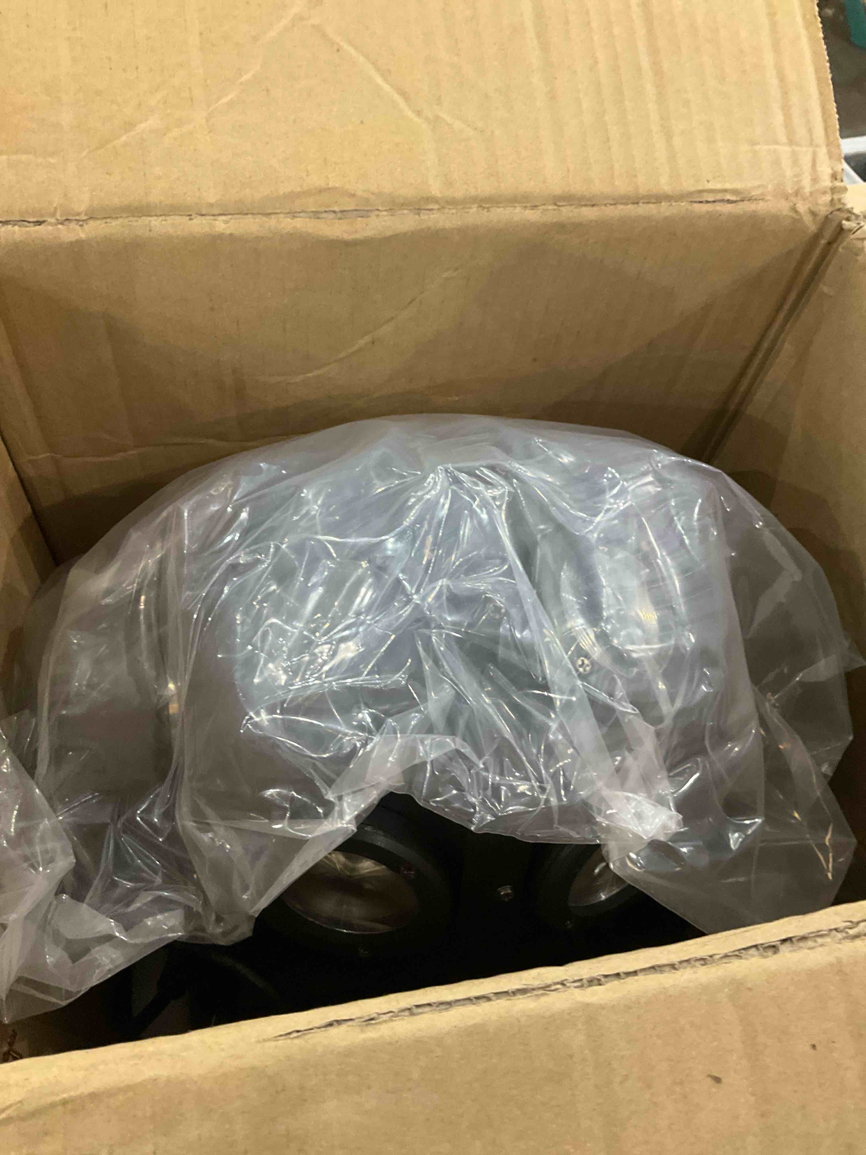 https://s3.amazonaws.com/lotting-images-prod/bidfta/PPE2496469_1746190510084.jpeg