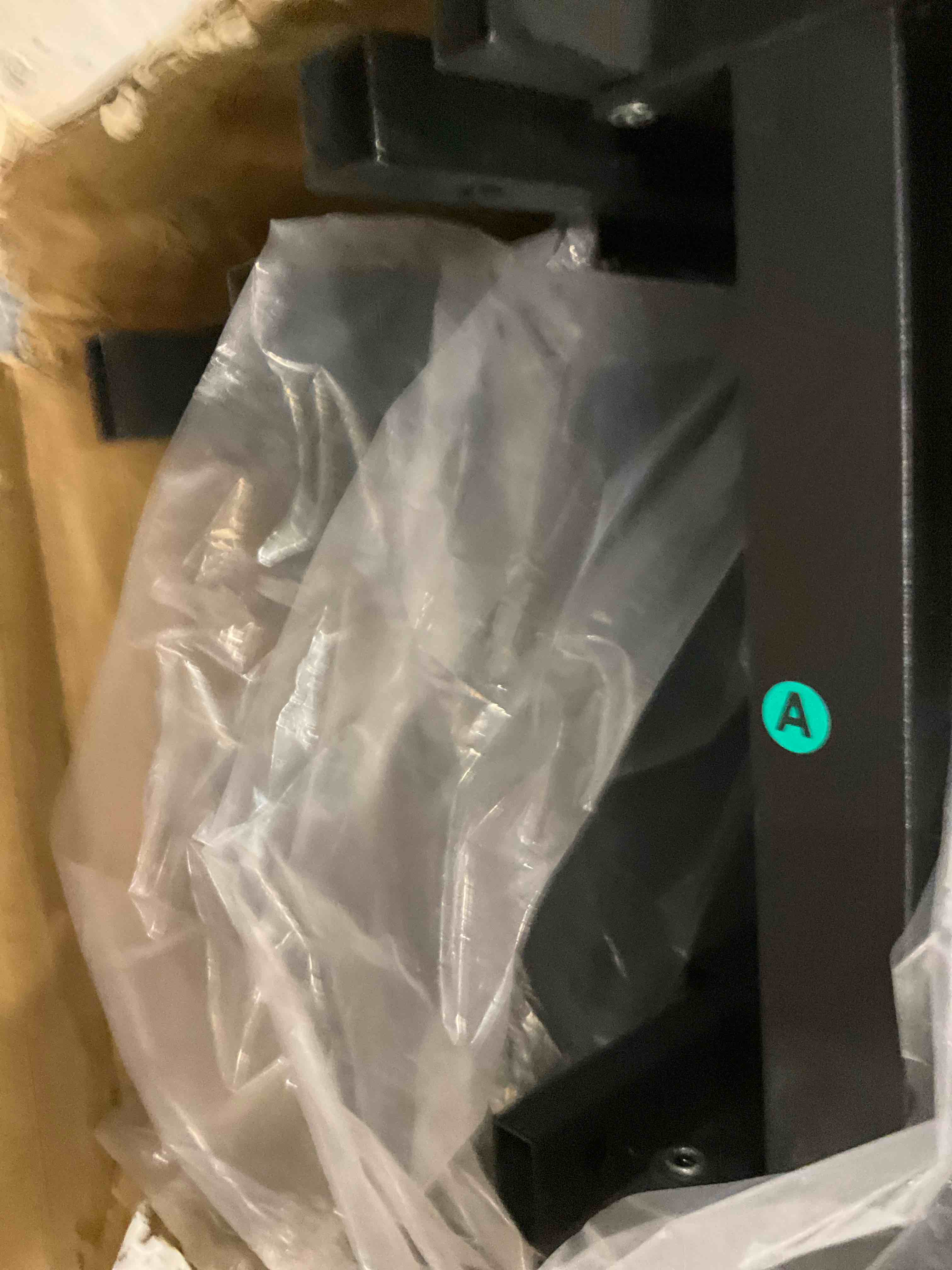https://s3.amazonaws.com/lotting-images-prod/bidfta/PPE2496519_1746111203648.jpeg
