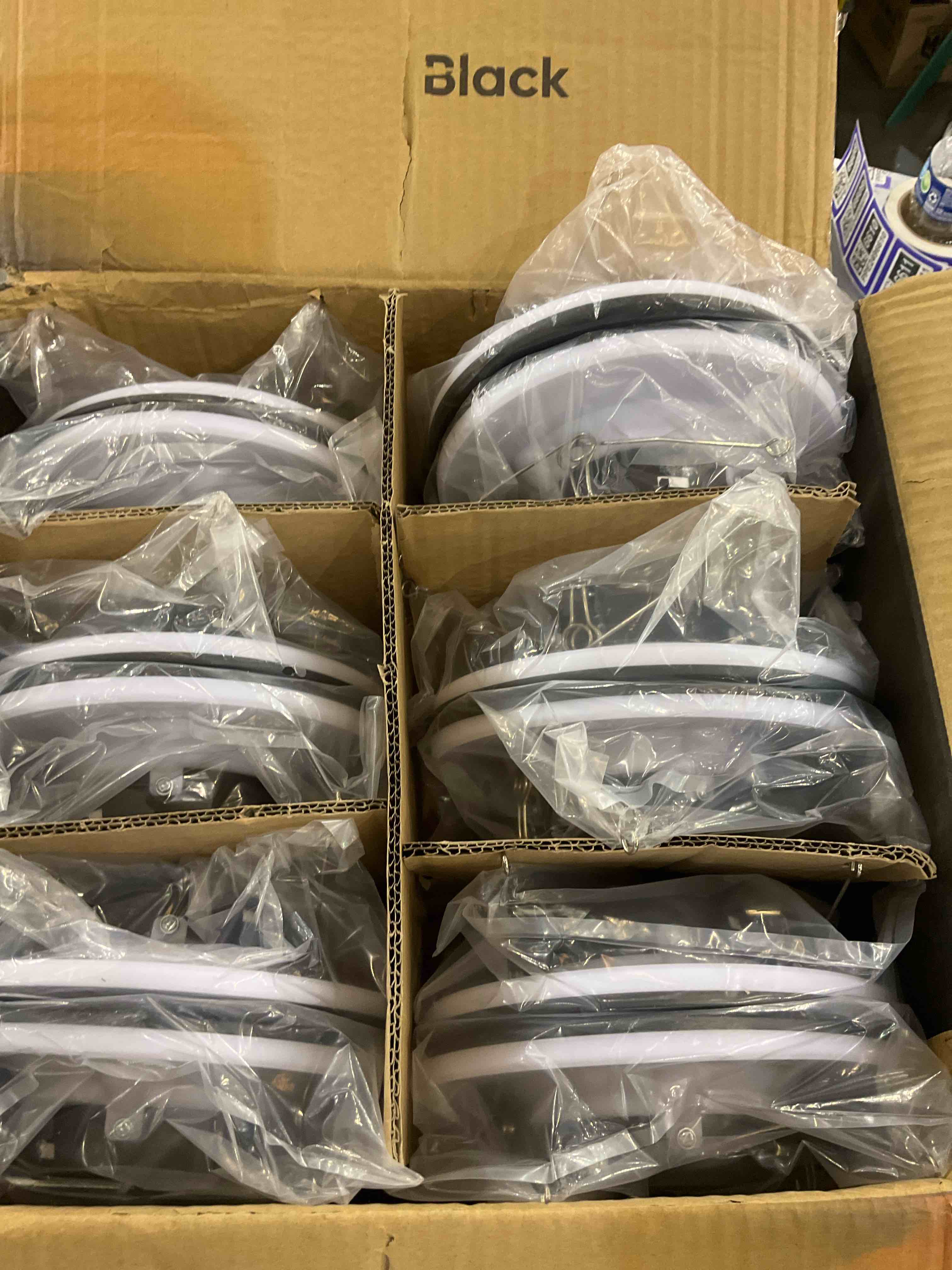 https://s3.amazonaws.com/lotting-images-prod/bidfta/PPE2496534_1746111898727.jpeg