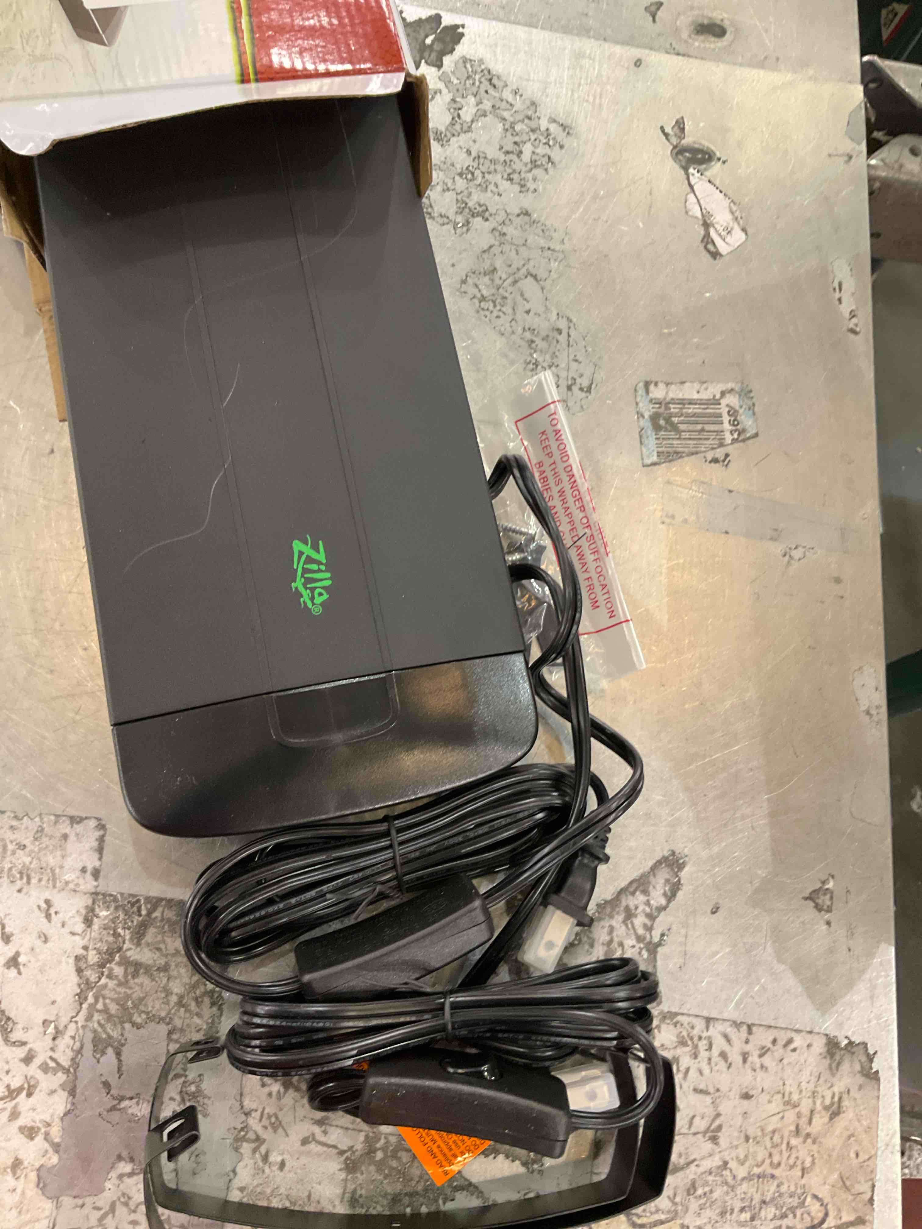 https://s3.amazonaws.com/lotting-images-prod/bidfta/PPE2496685_1746117897717.jpeg