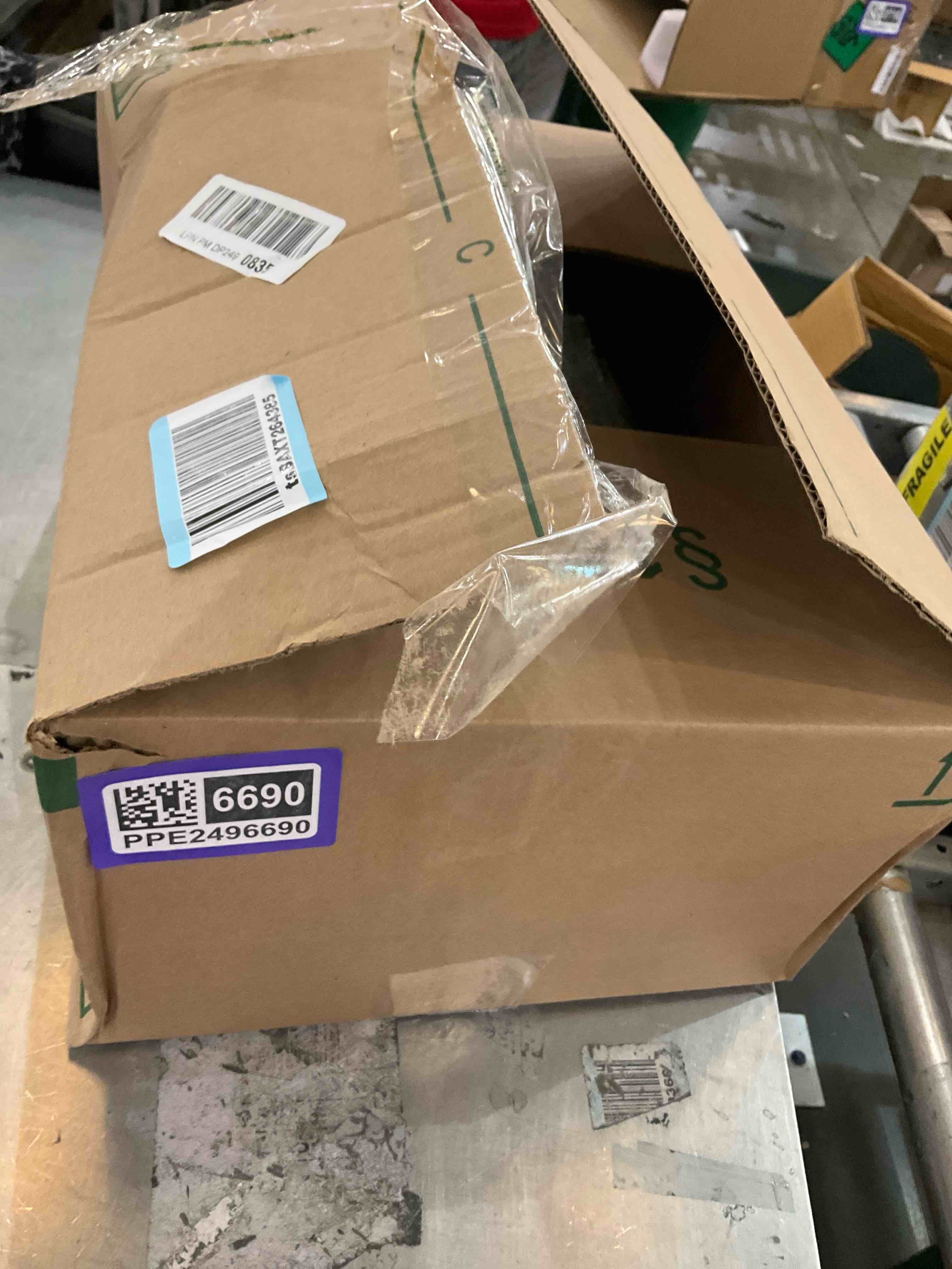 https://s3.amazonaws.com/lotting-images-prod/bidfta/PPE2496690_1746117958403.jpeg