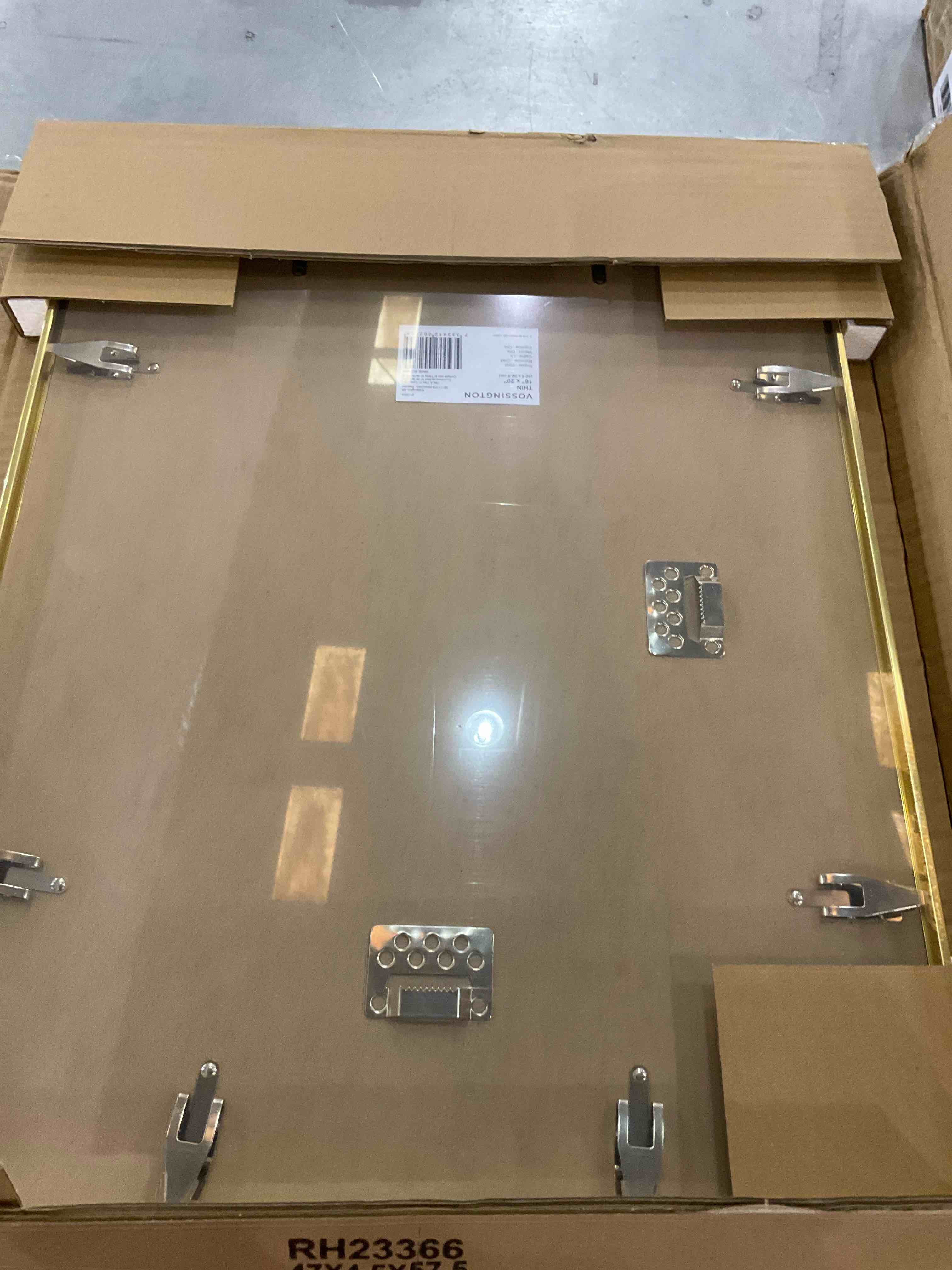 https://s3.amazonaws.com/lotting-images-prod/bidfta/PPE2496691_1746118447403.jpeg